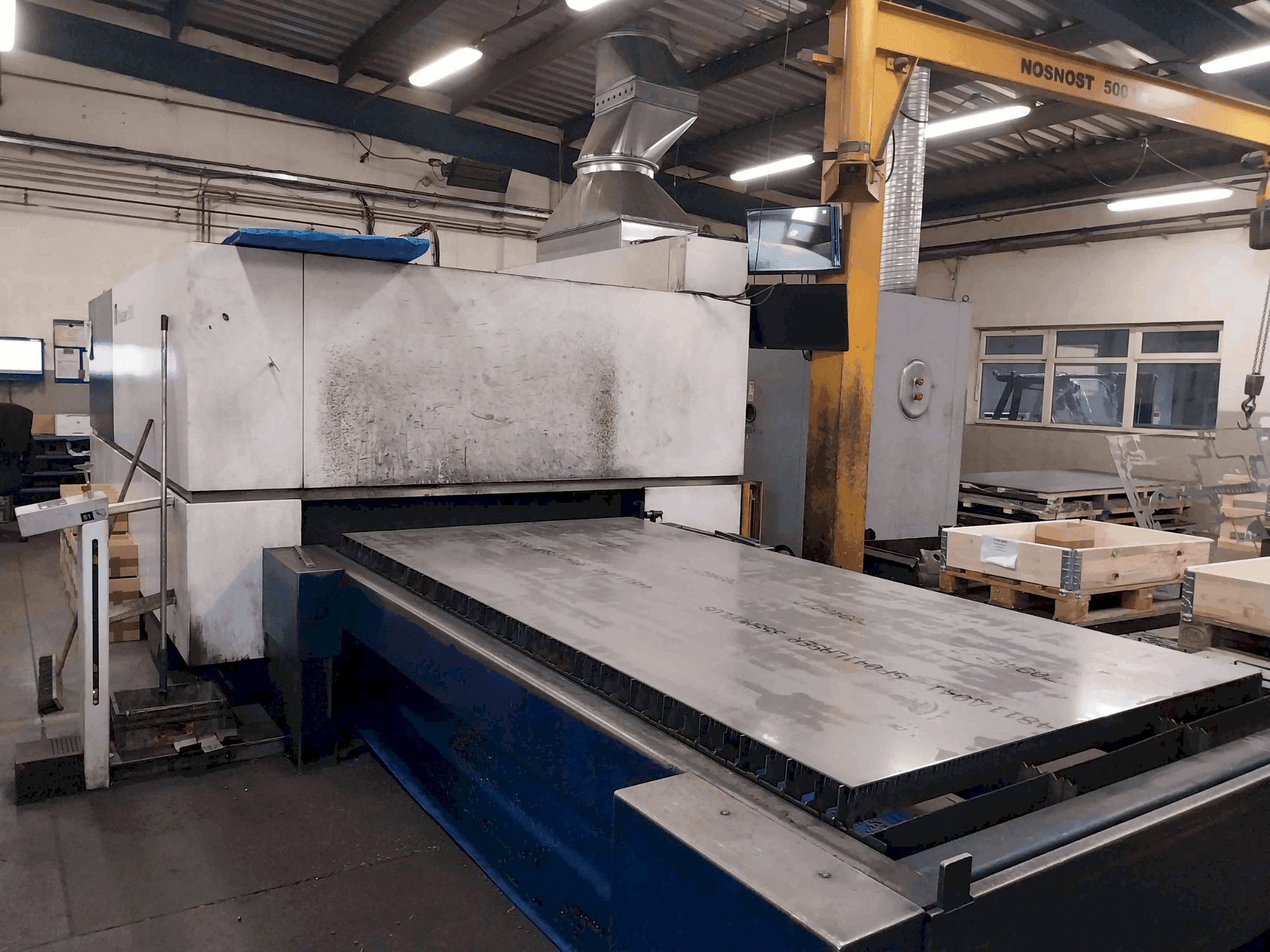 Vooraanzicht van TRUMPF TruLaser 5030 (L68) machine