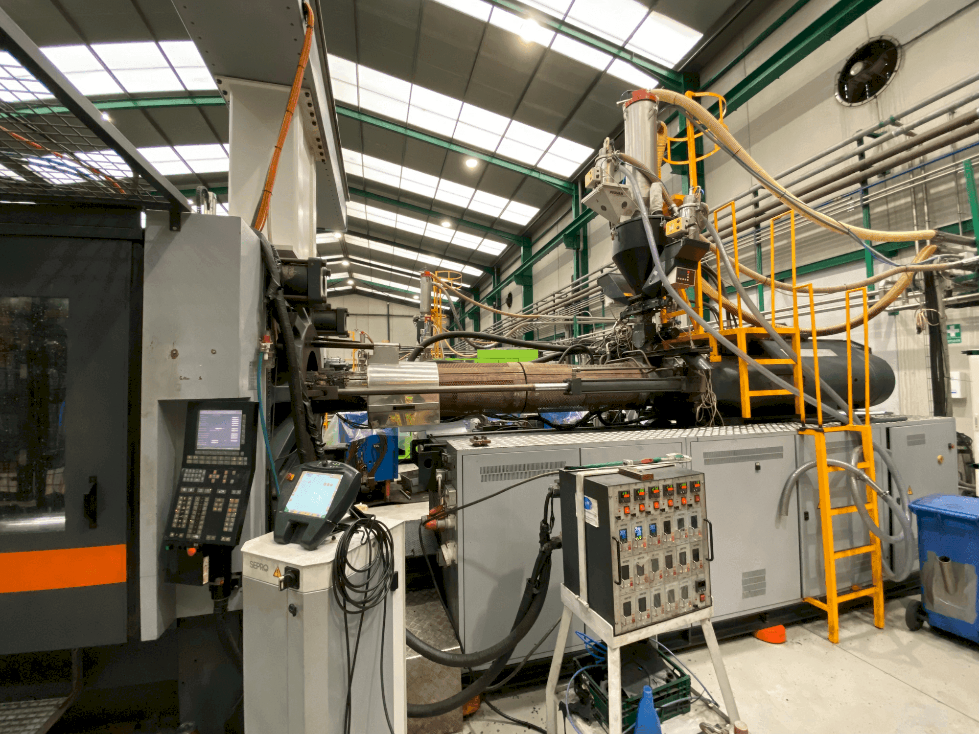 Vooraanzicht van SANDRETTO MEGA TES 8200 machine