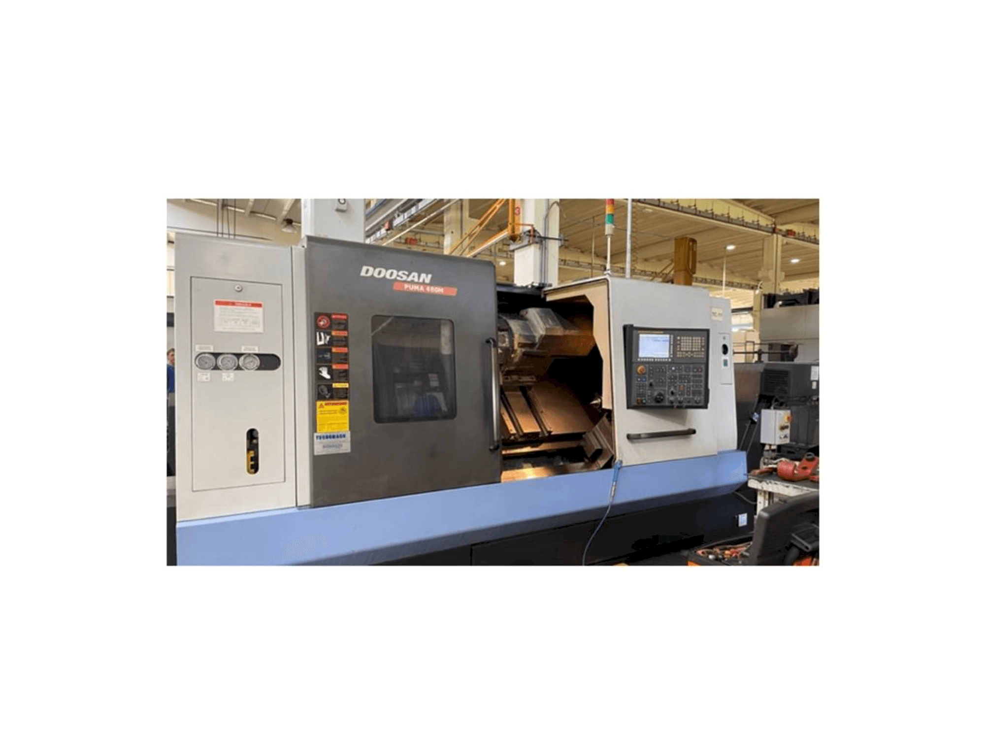 Vooraanzicht van Doosan PUMA 480 MB machine