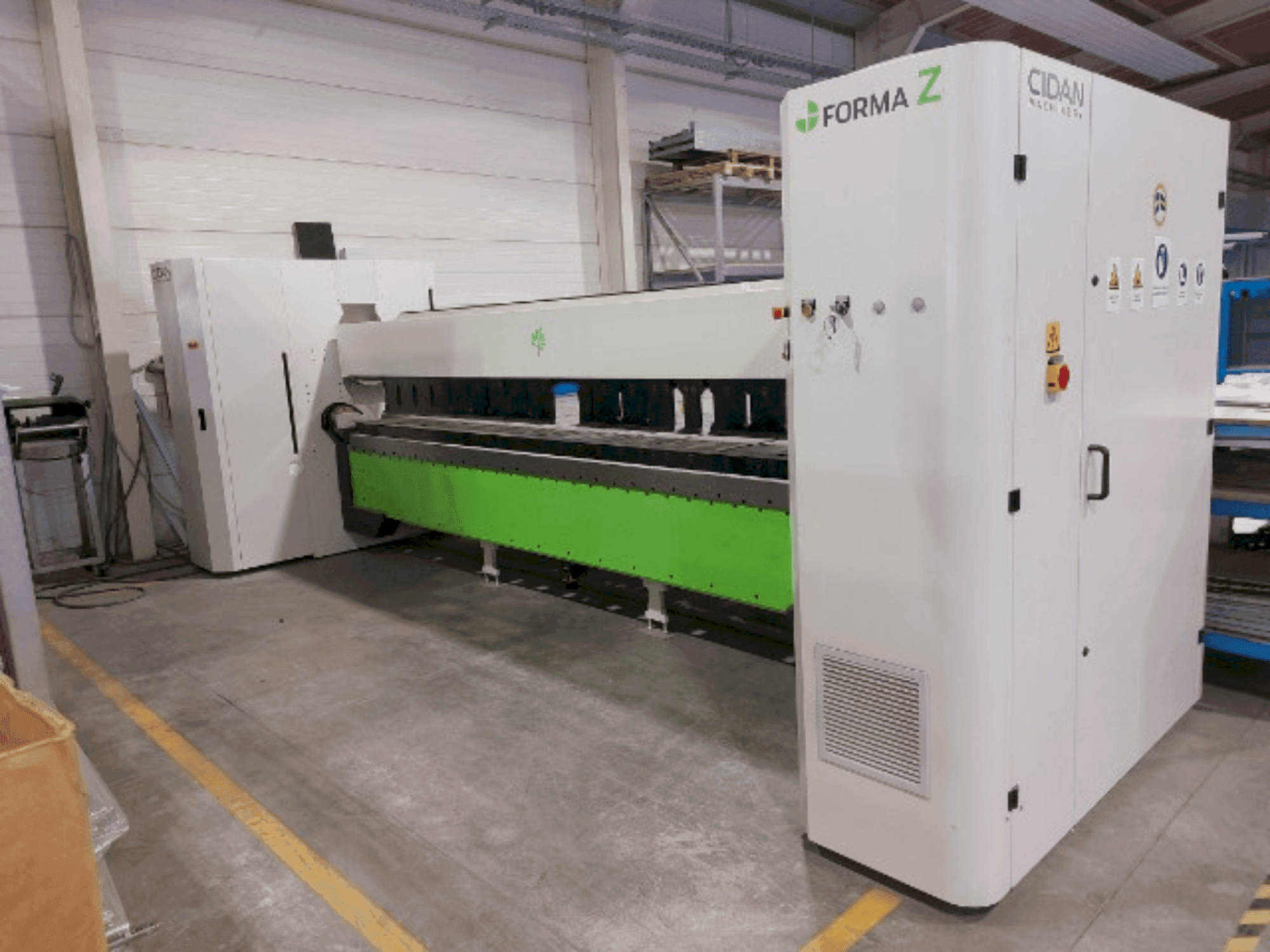 Vooraanzicht van CIDAN FORMA Z 40 machine