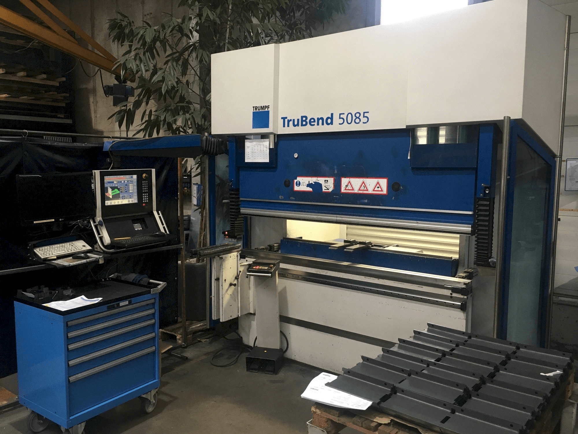 Recht aanzicht van Trumpf TruBend 5085X machine