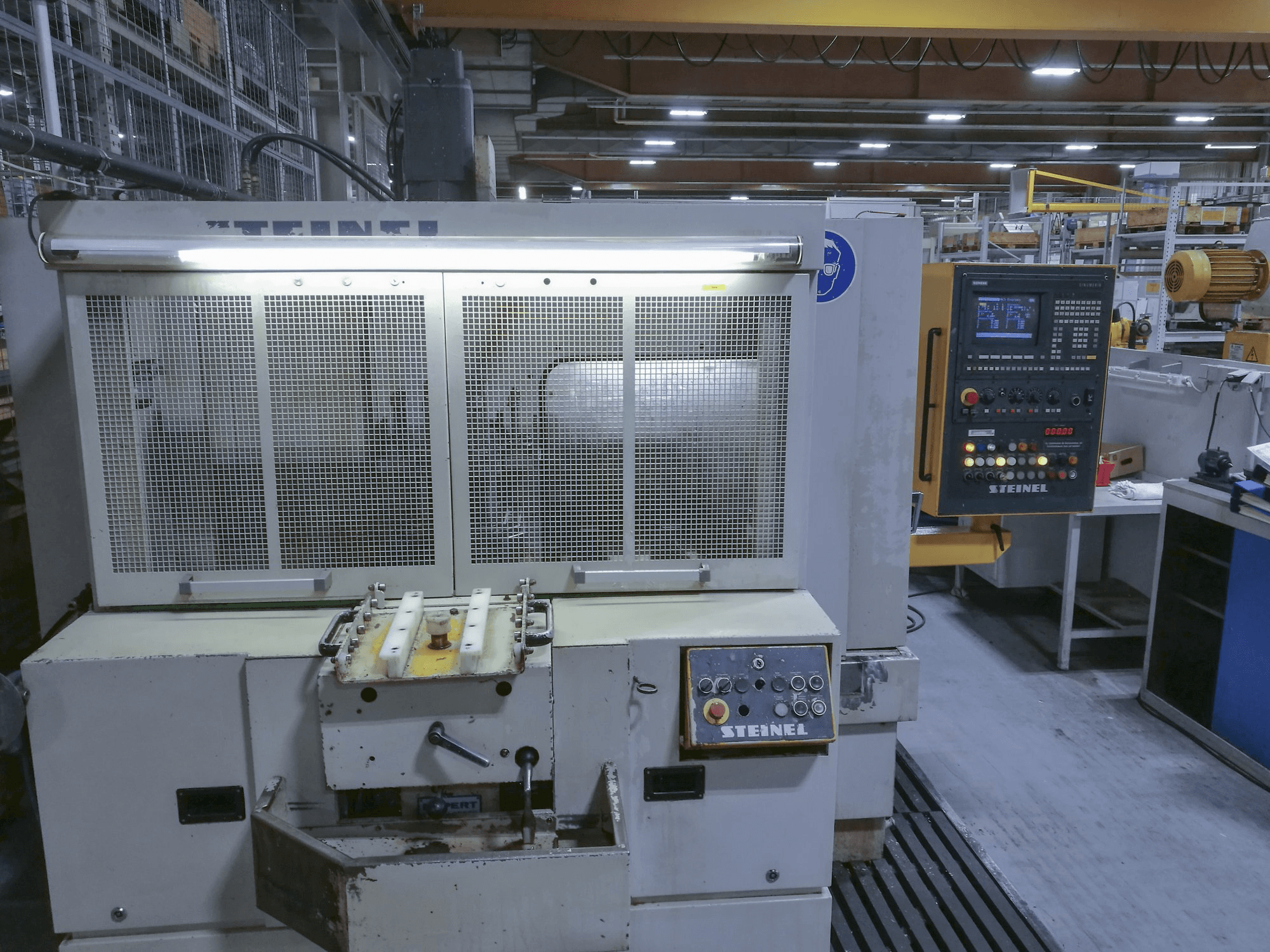 Vooraanzicht van STEINEL BZ 20 machine