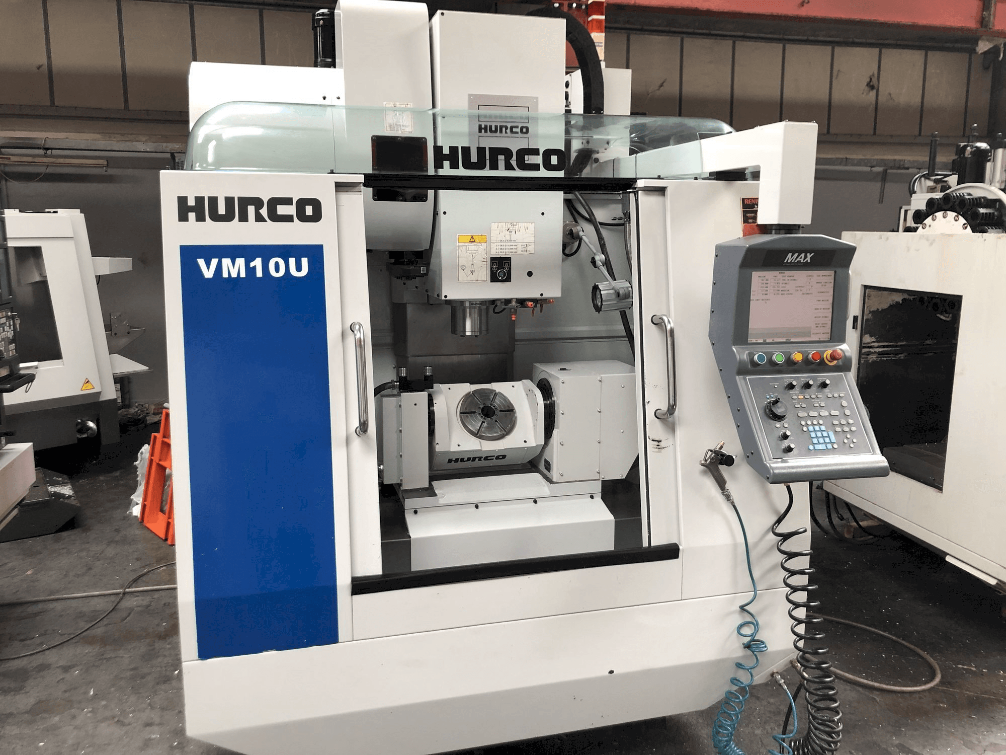 Vooraanzicht van Hurco VM10U machine