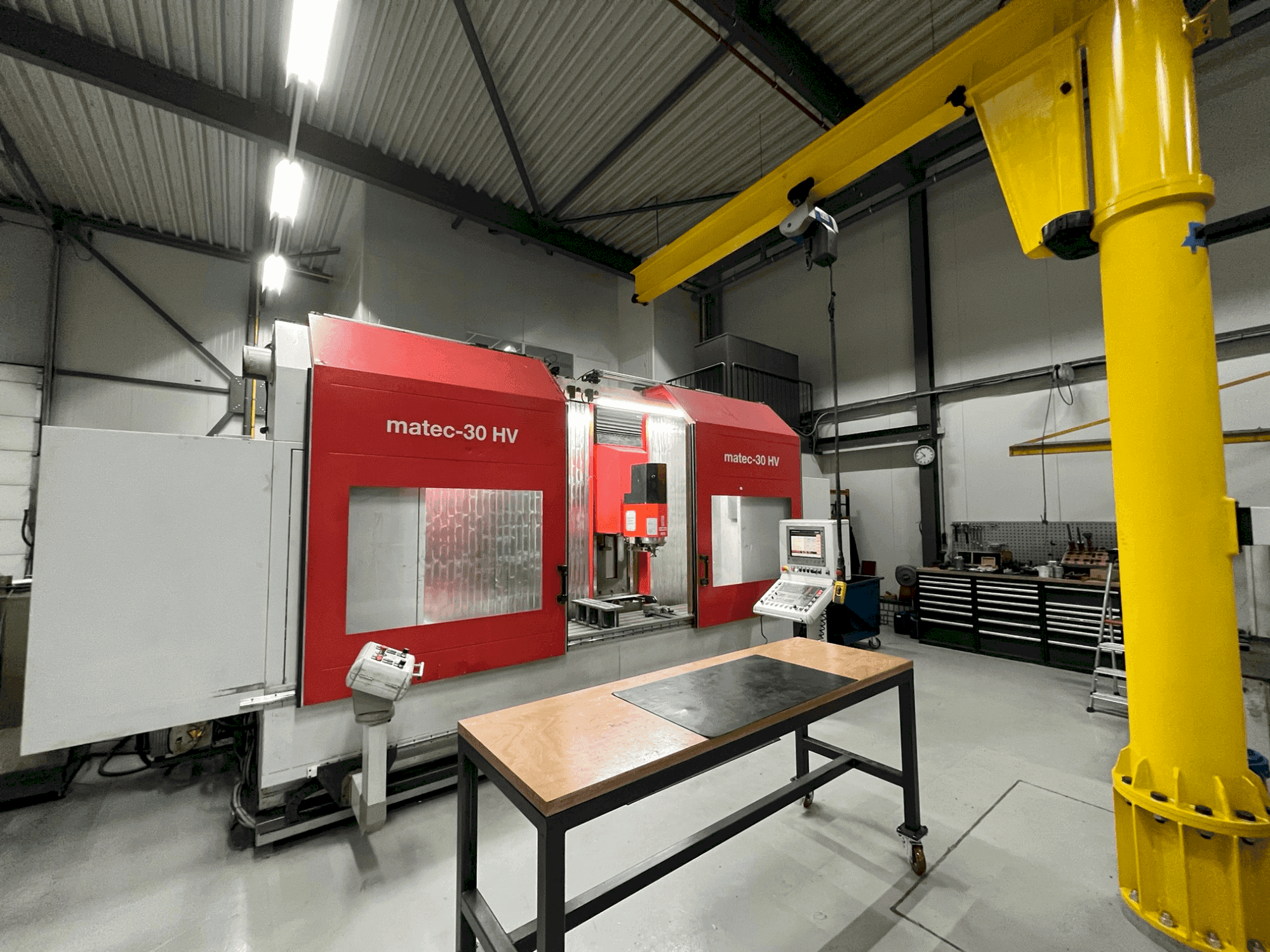 Vooraanzicht van Matec 30-HV machine