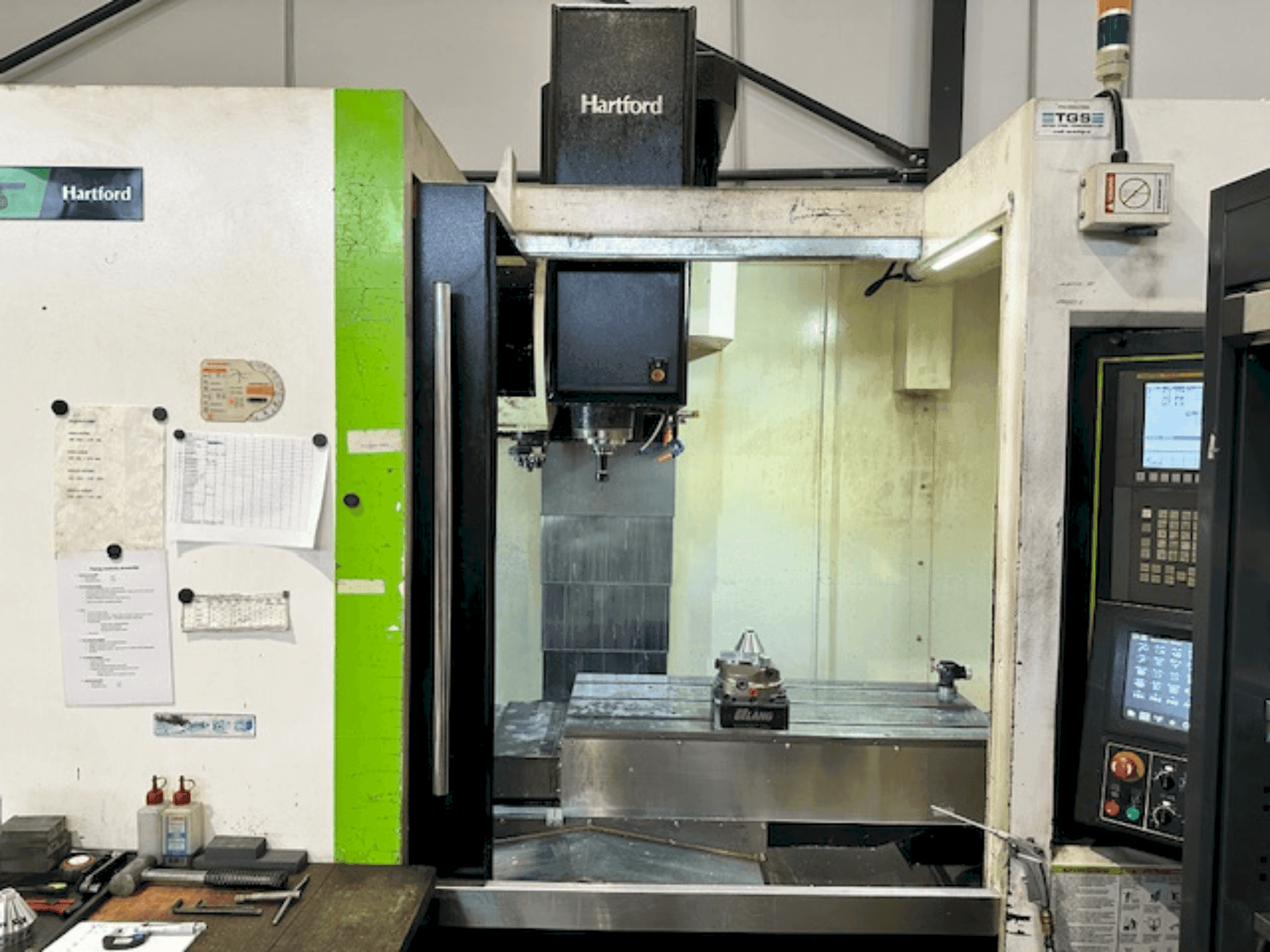 Vooraanzicht van HARTFORD LG-1000 machine