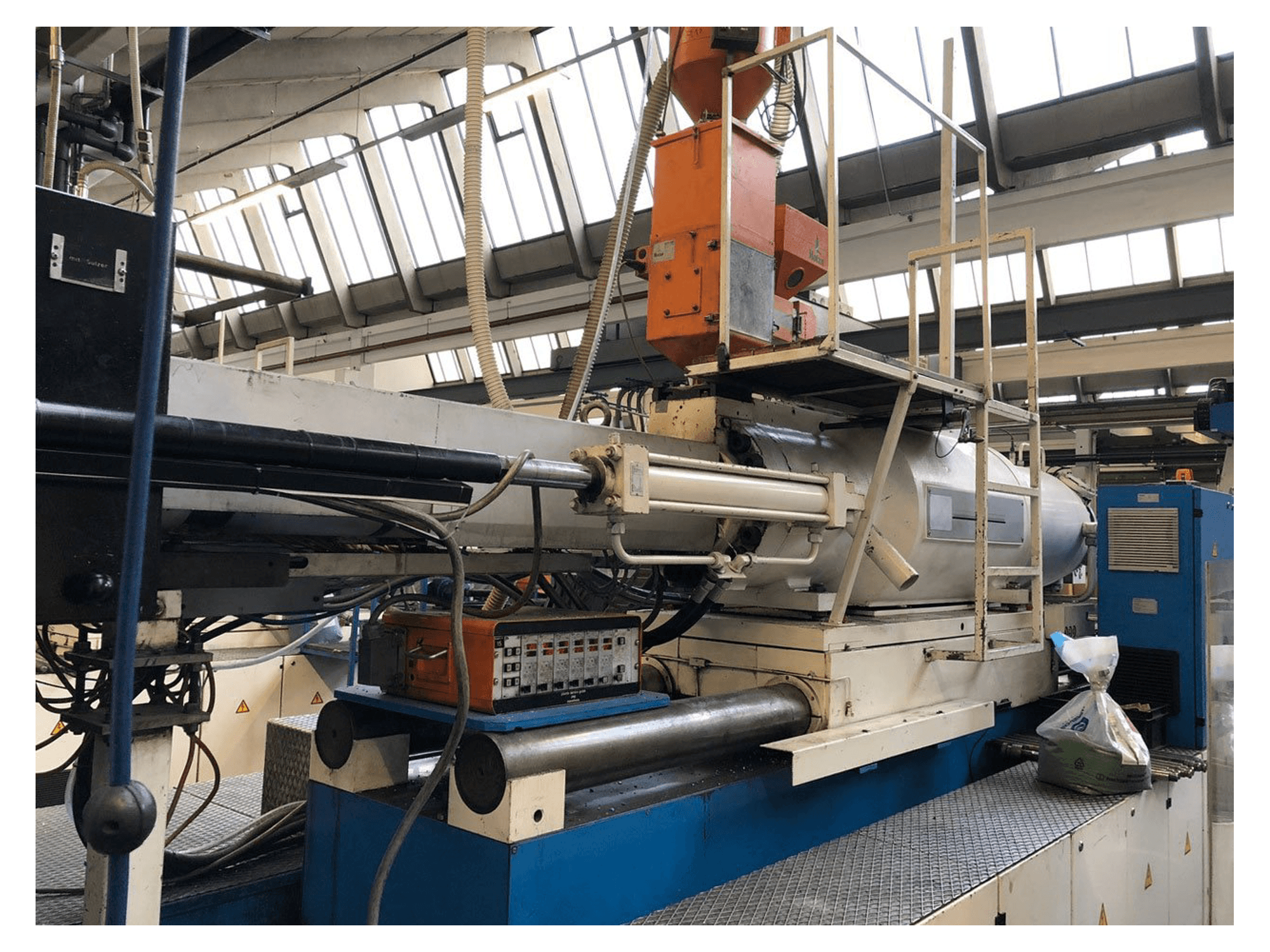 Werkruimte van ENGEL ES 7000/800 machine