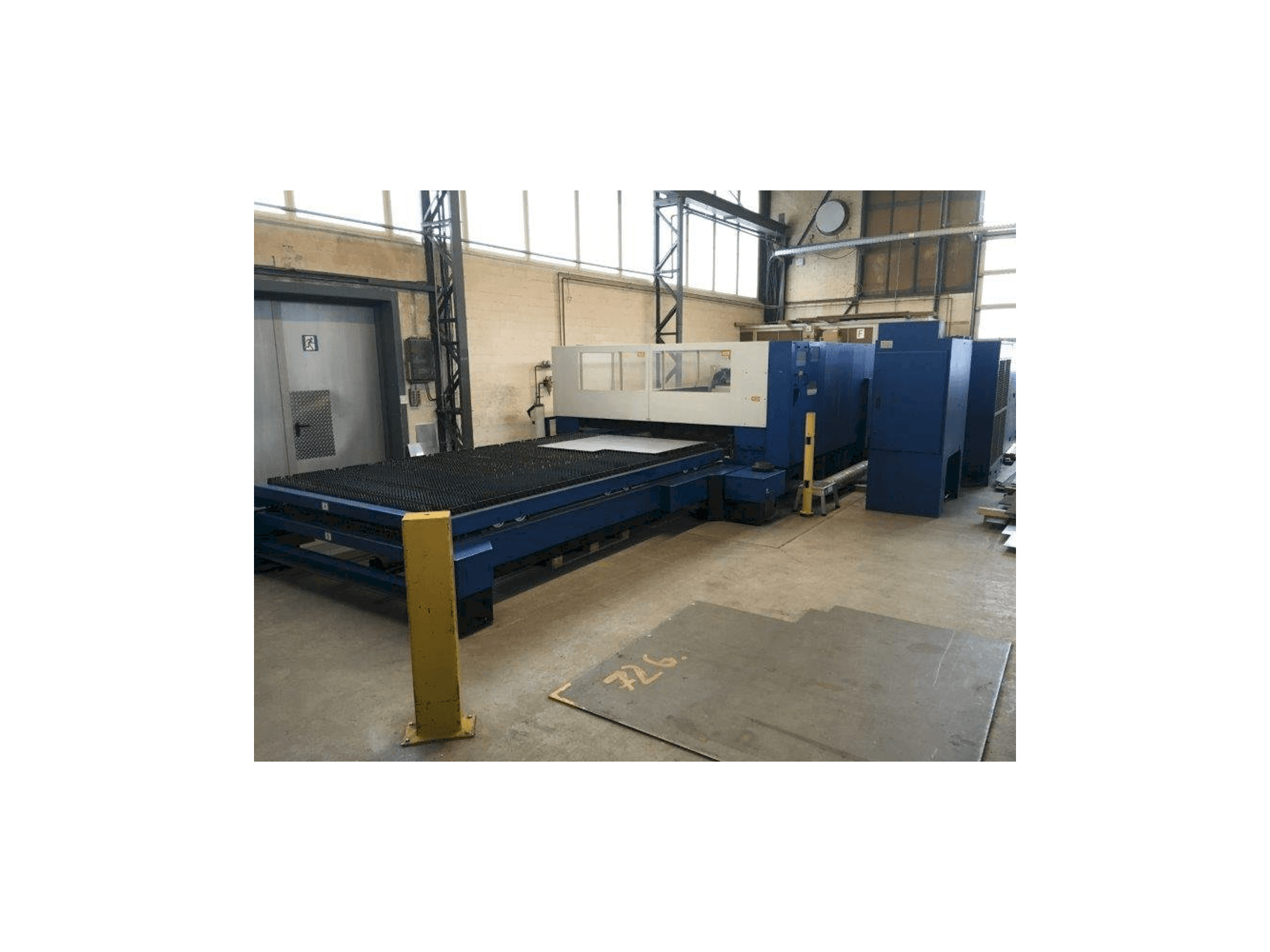 Vooraanzicht van Trumpf TLF 4000 Turbo machine