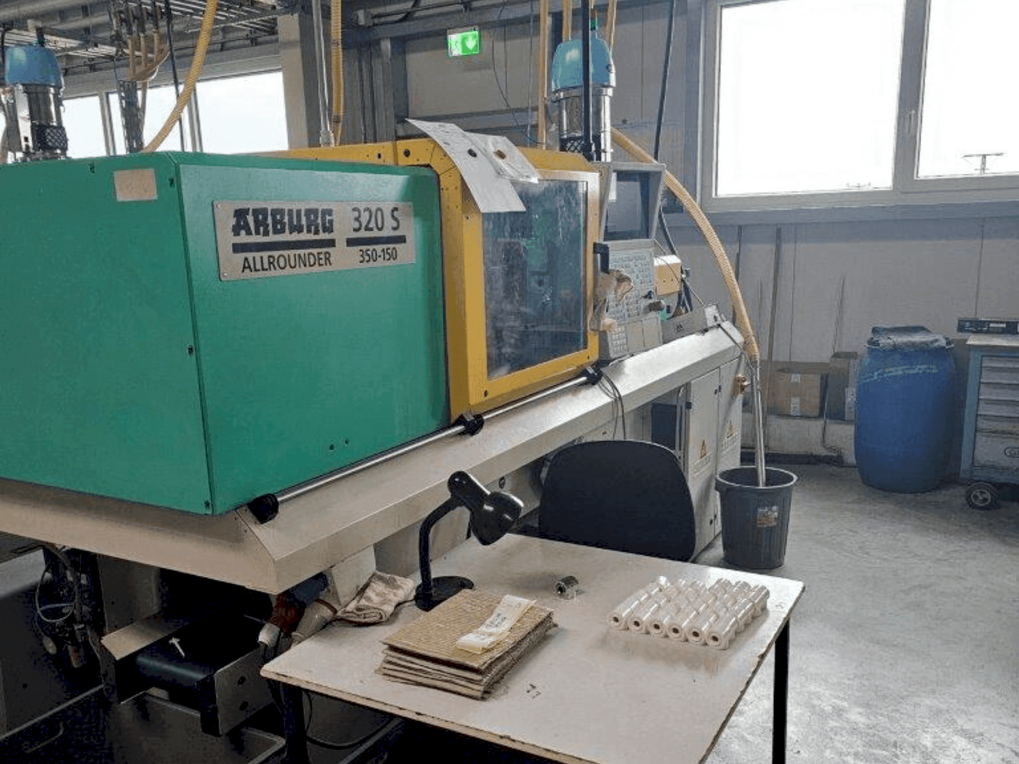 Vooraanzicht van Arburg 320 S 350-150 machine