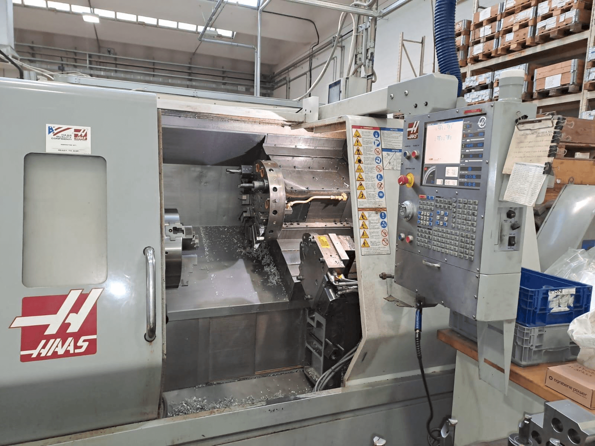 Vooraanzicht van HAAS SL30 machine