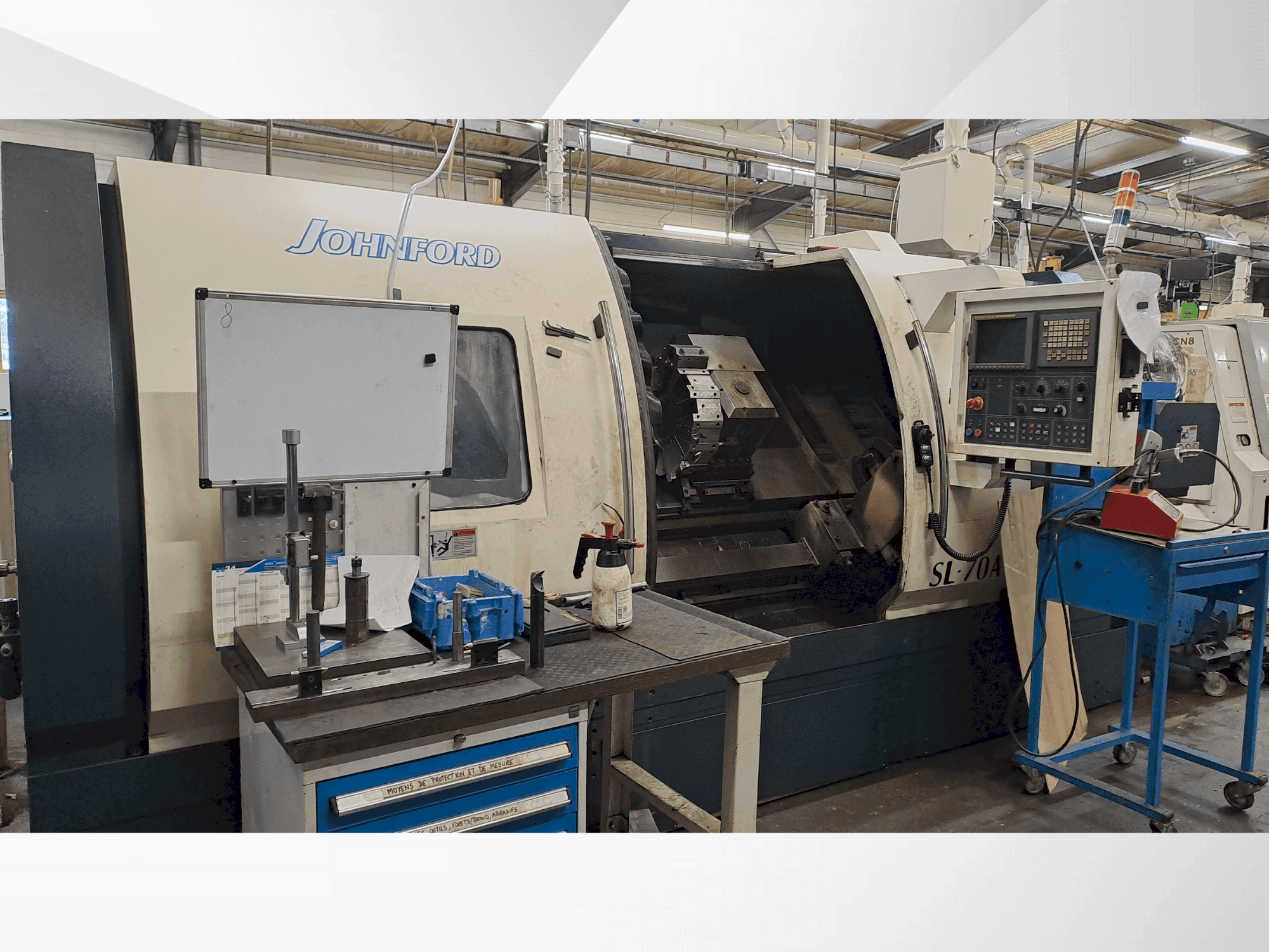 Vooraanzicht van Johnford SL-70A machine