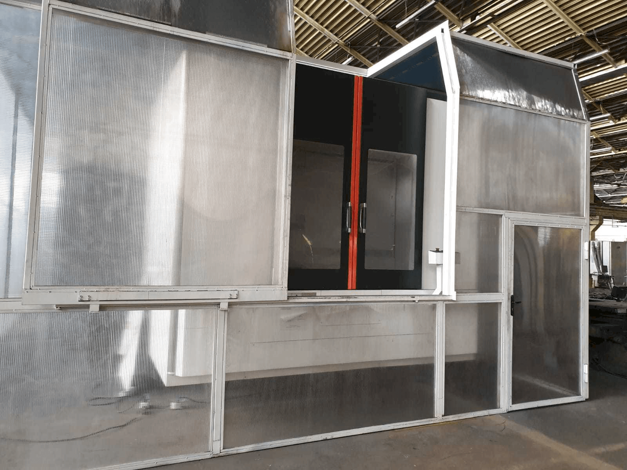 Vooraanzicht van Mazak HCN 8800-II Nexus machine