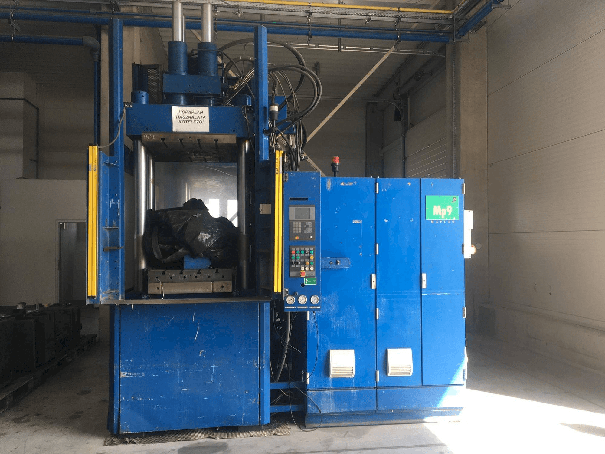 Vooraanzicht van MAPLAN MTF 750/300 machine