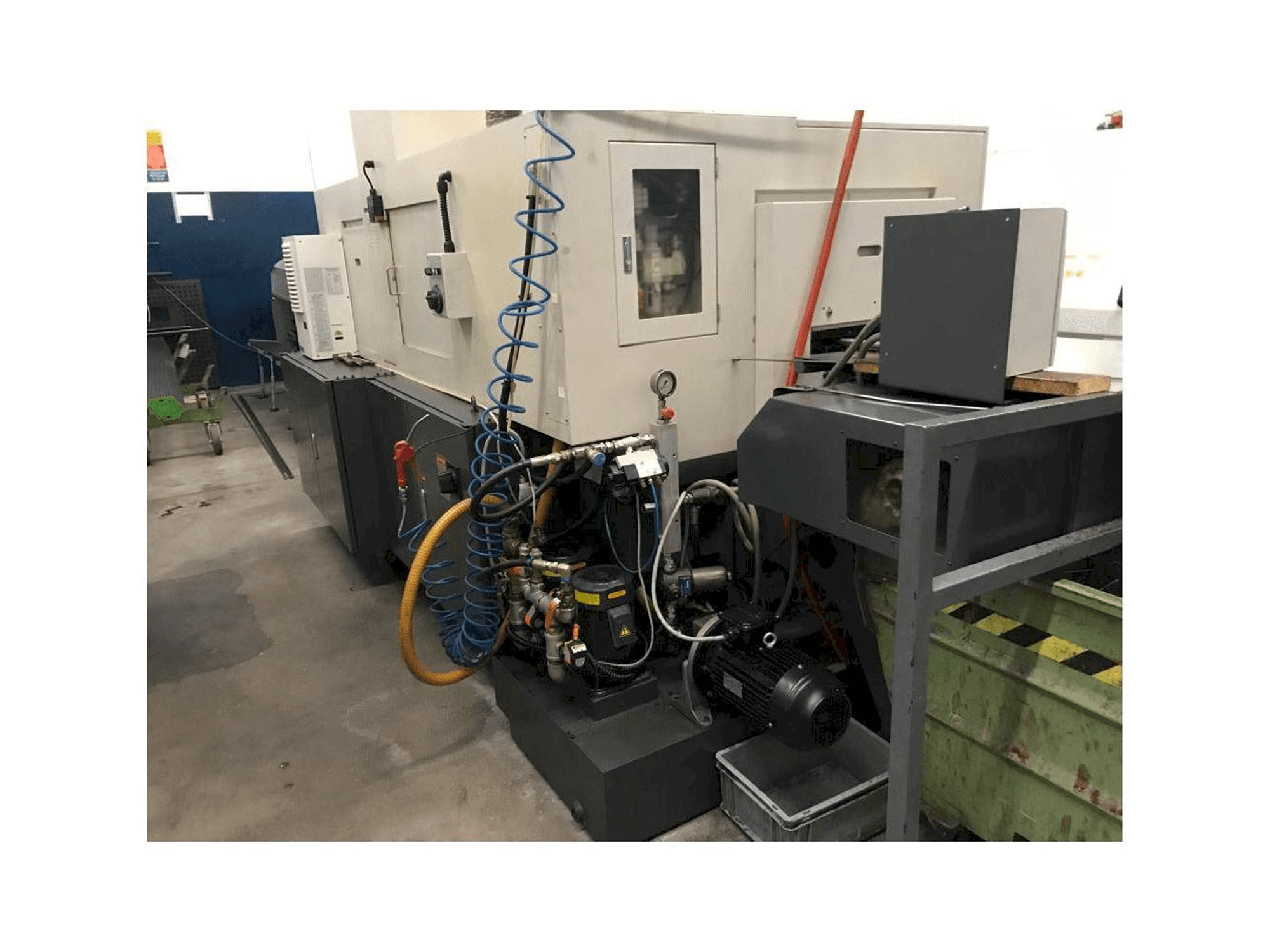 Vooraanzicht van Nexturn NST 38 machine