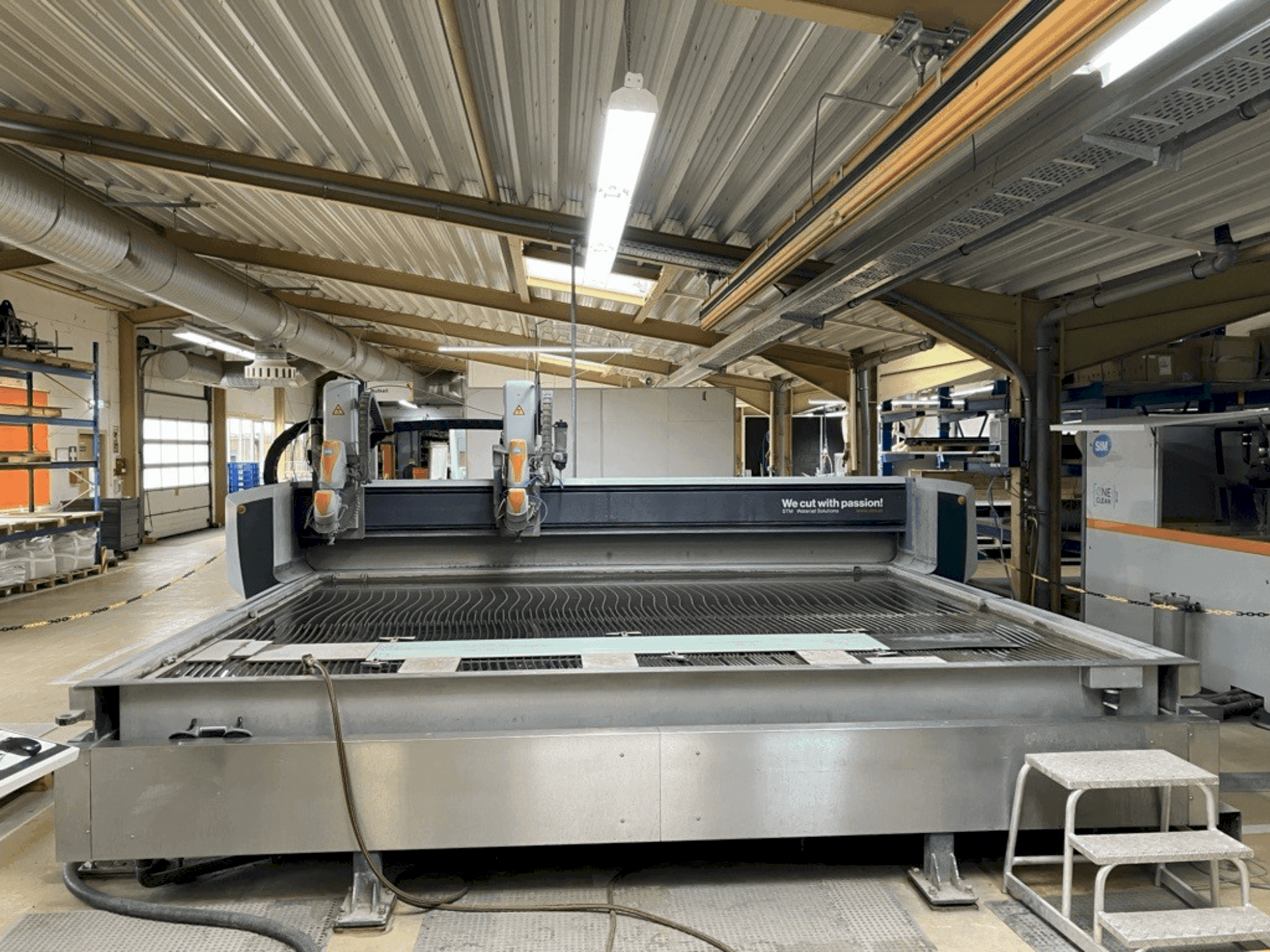 Vooraanzicht van STM WS3040 machine
