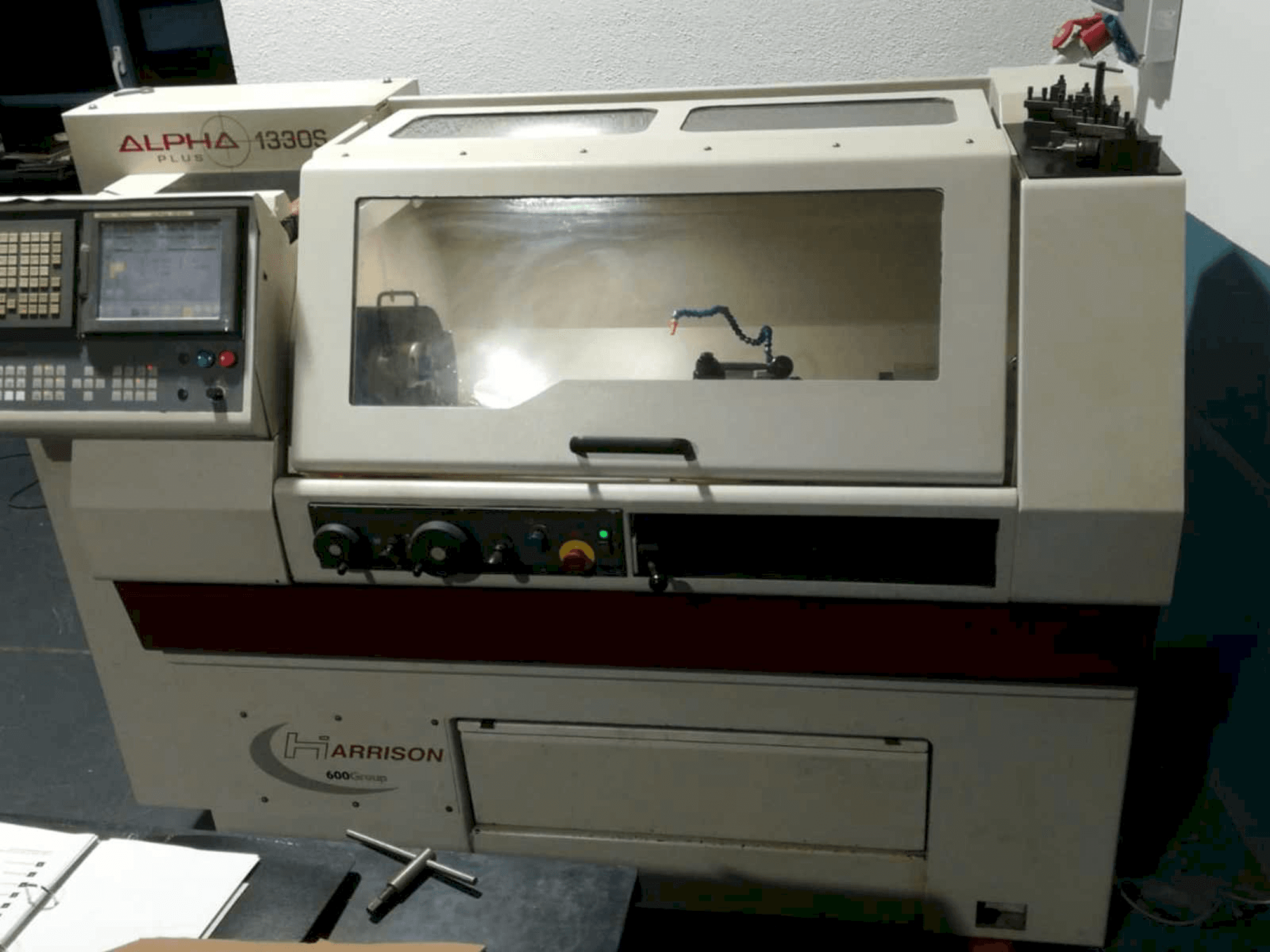 Vooraanzicht van Harrison Alpha 1330S Plus machine
