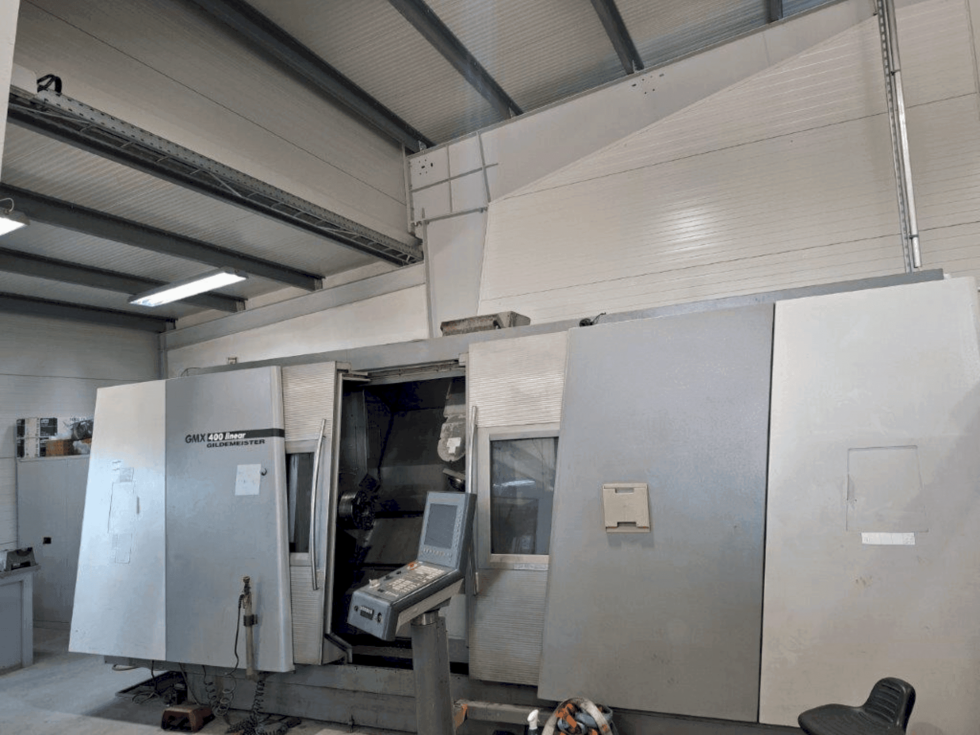 Vooraanzicht van DMG Gildemeister GMX 400 linear machine