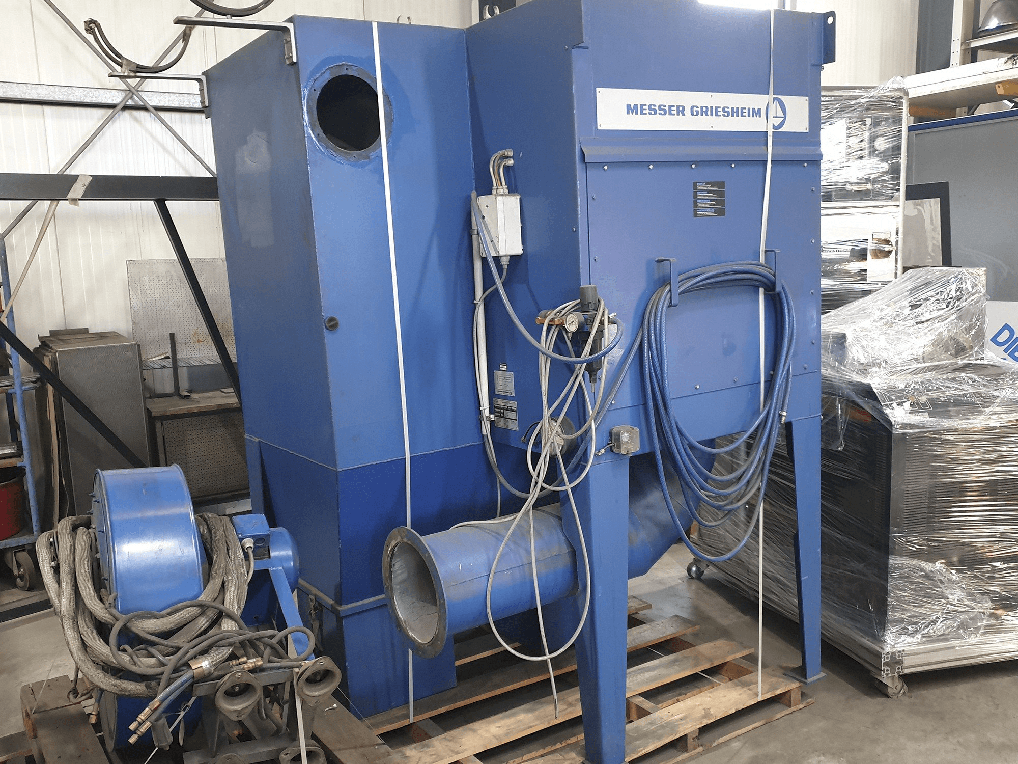 Vooraanzicht van Messer Griesheim CORTA PS 3100 machine