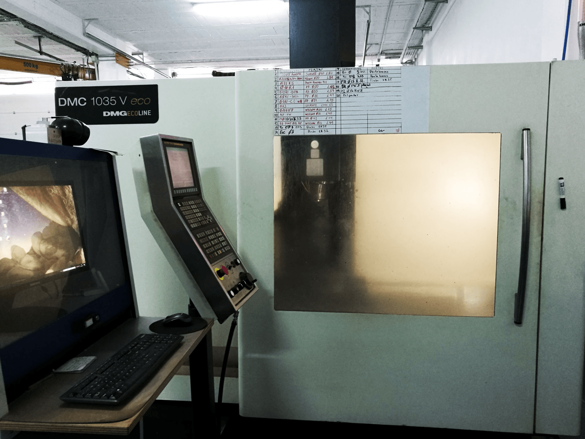 Vooraanzicht van DMG MORI DMC 1035 V eco machine