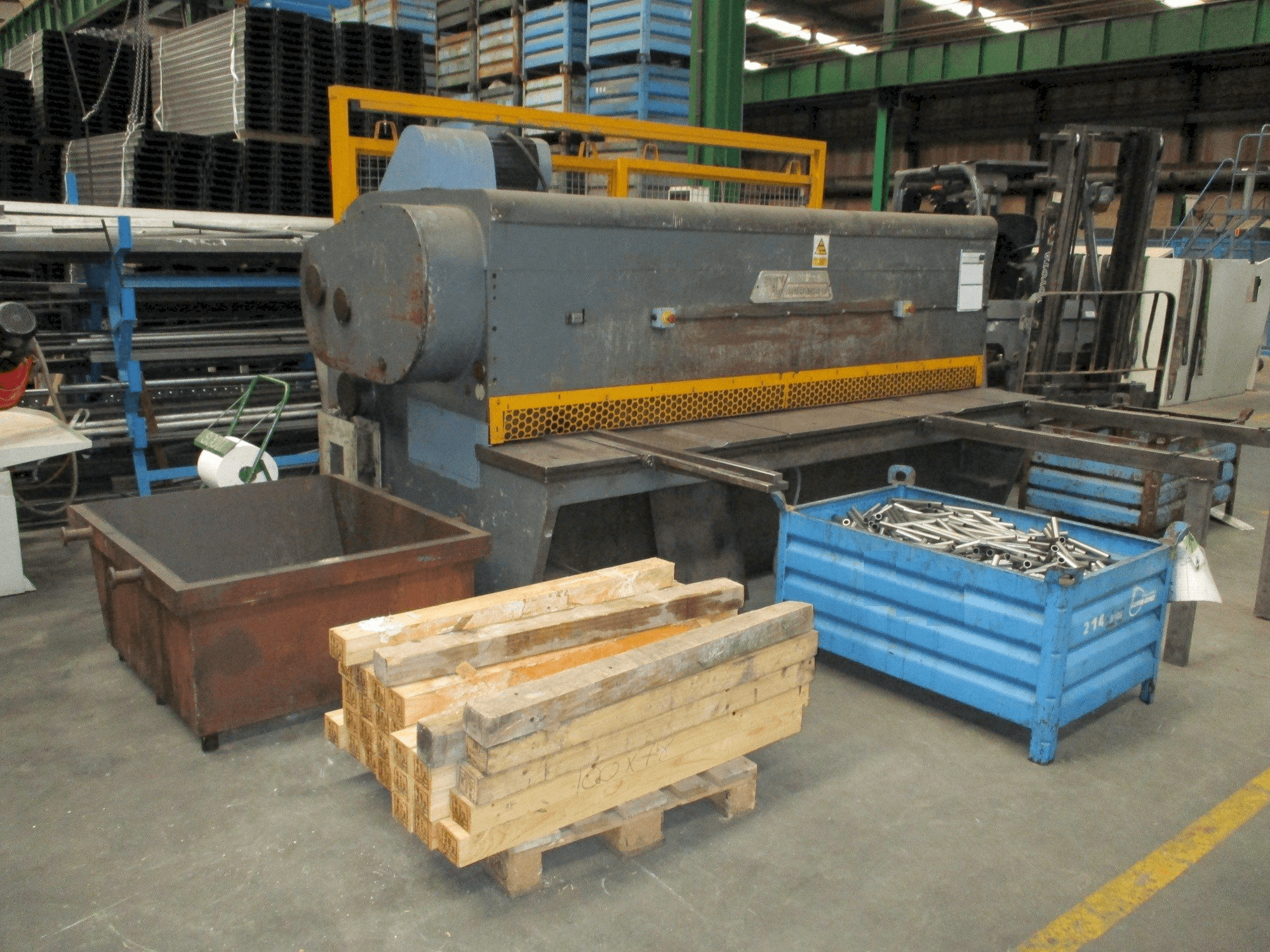 Vooraanzicht van Taci AC-10/30 machine