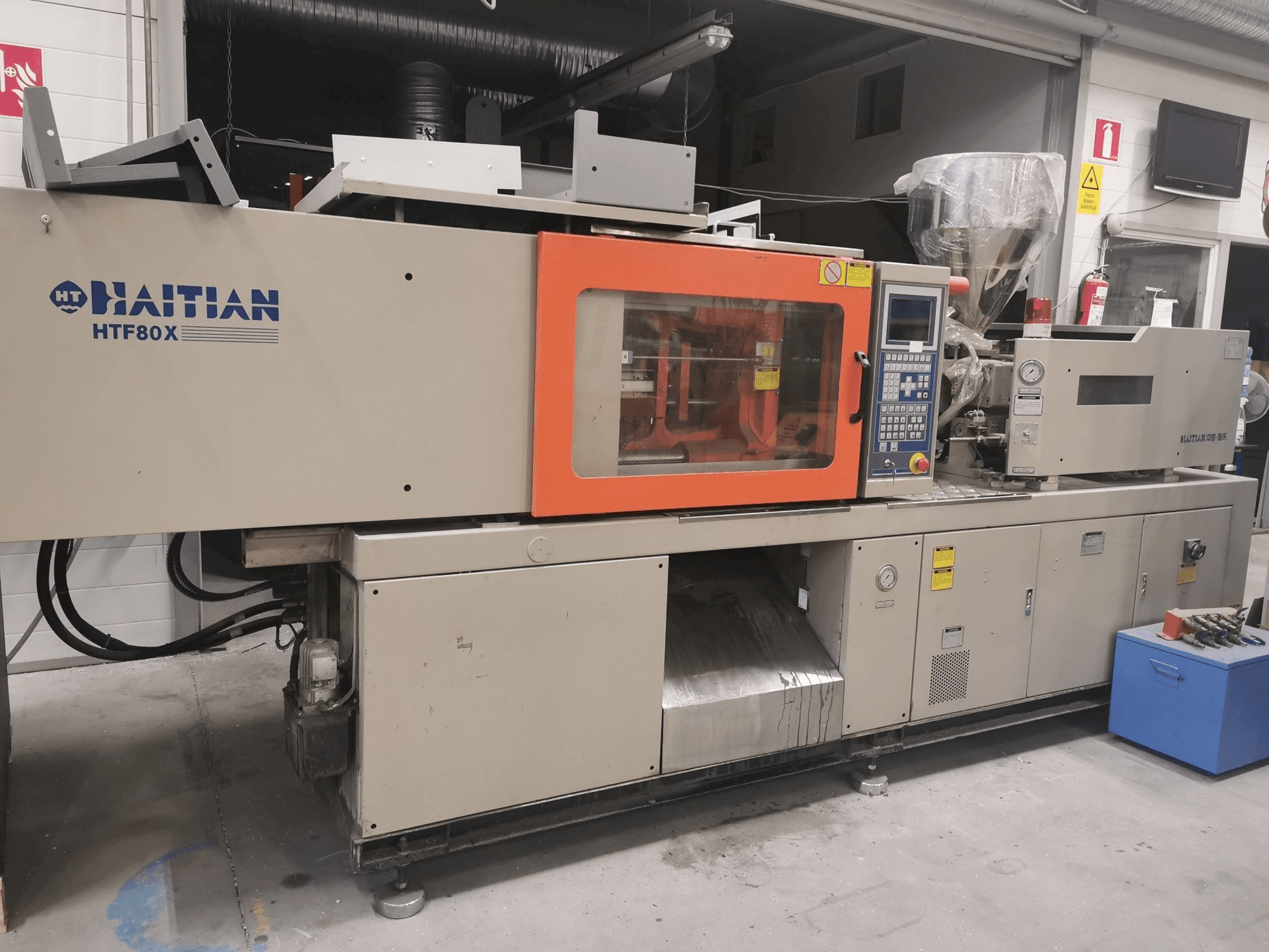 Vooraanzicht van HAITIAN HTF80XA machine