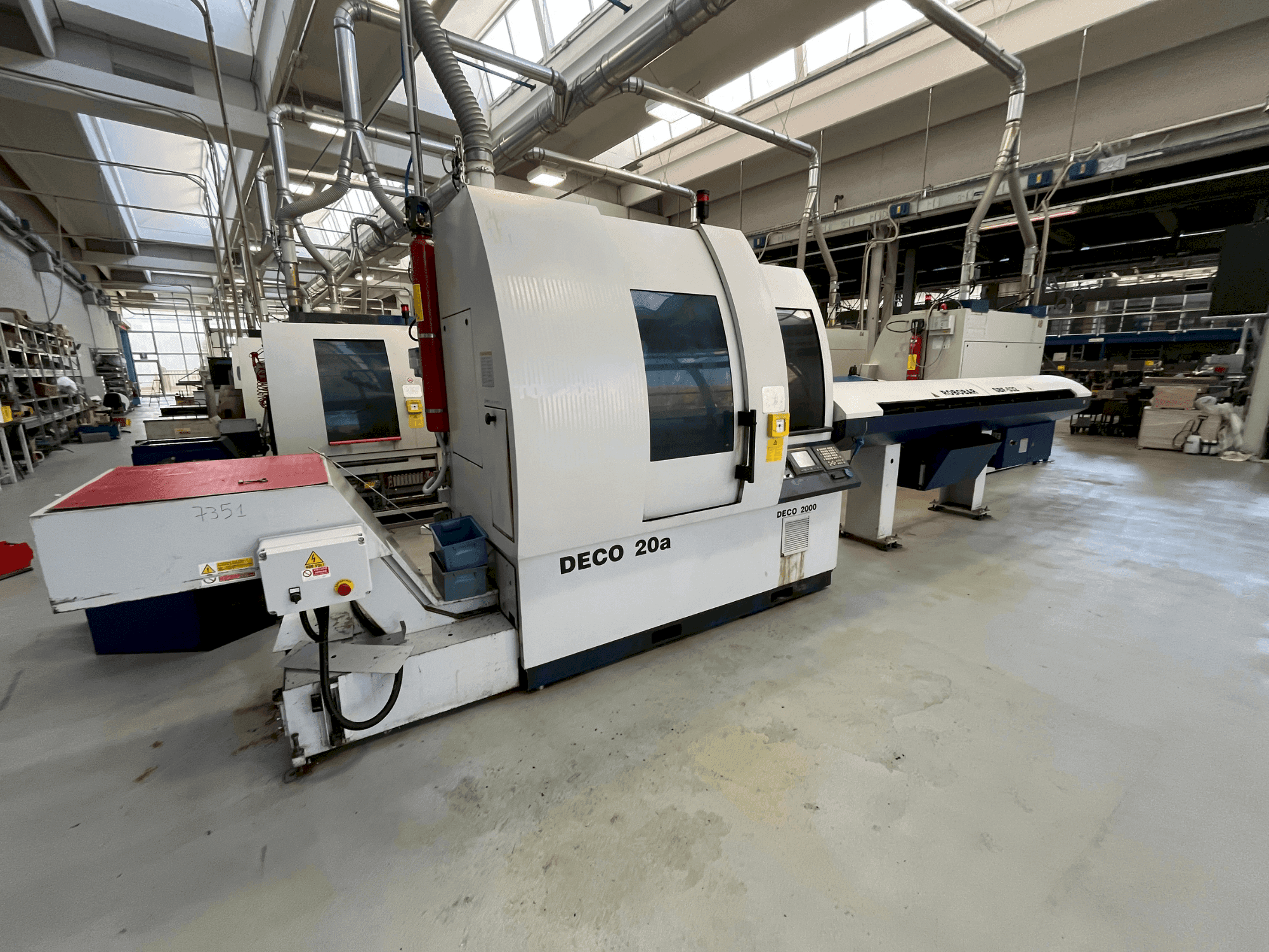 Vooraanzicht van TORNOS DECO 20A machine