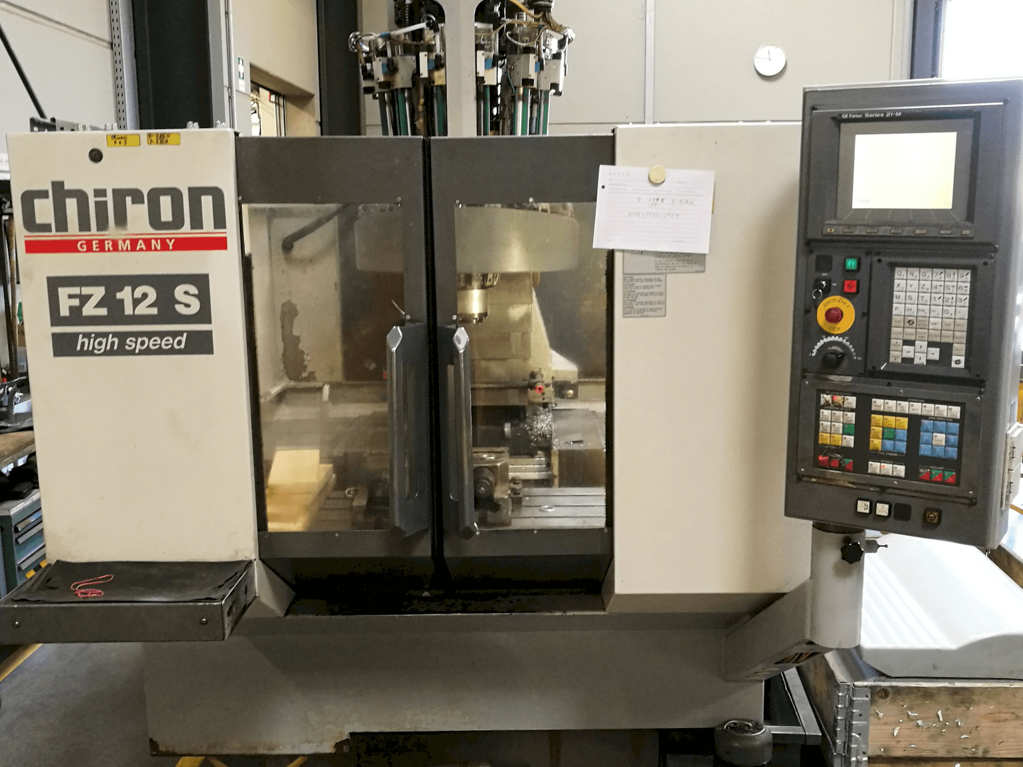 Vooraanzicht van Chiron FZ 12 S machine