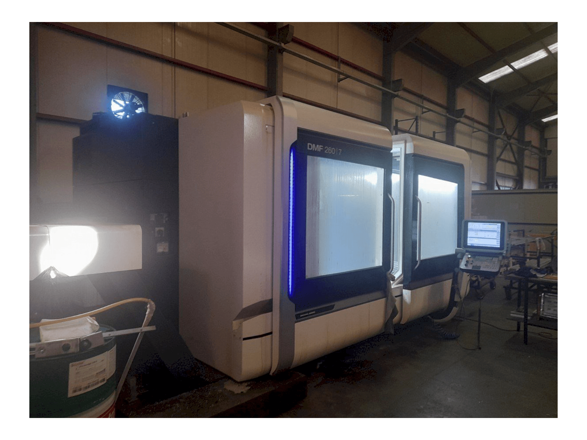 Vooraanzicht van DMG MORI DMF 260-7 machine