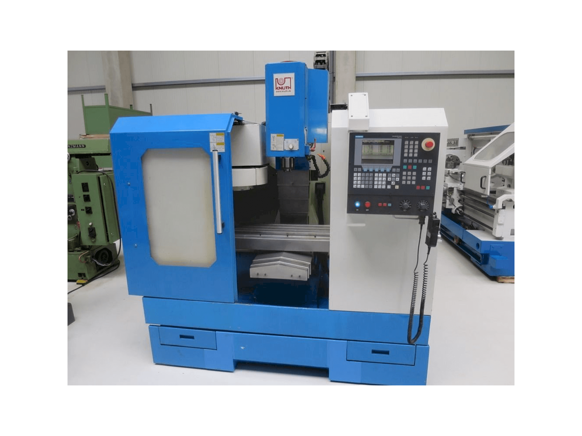 Vooraanzicht van KNUTH EcoMill 350 machine