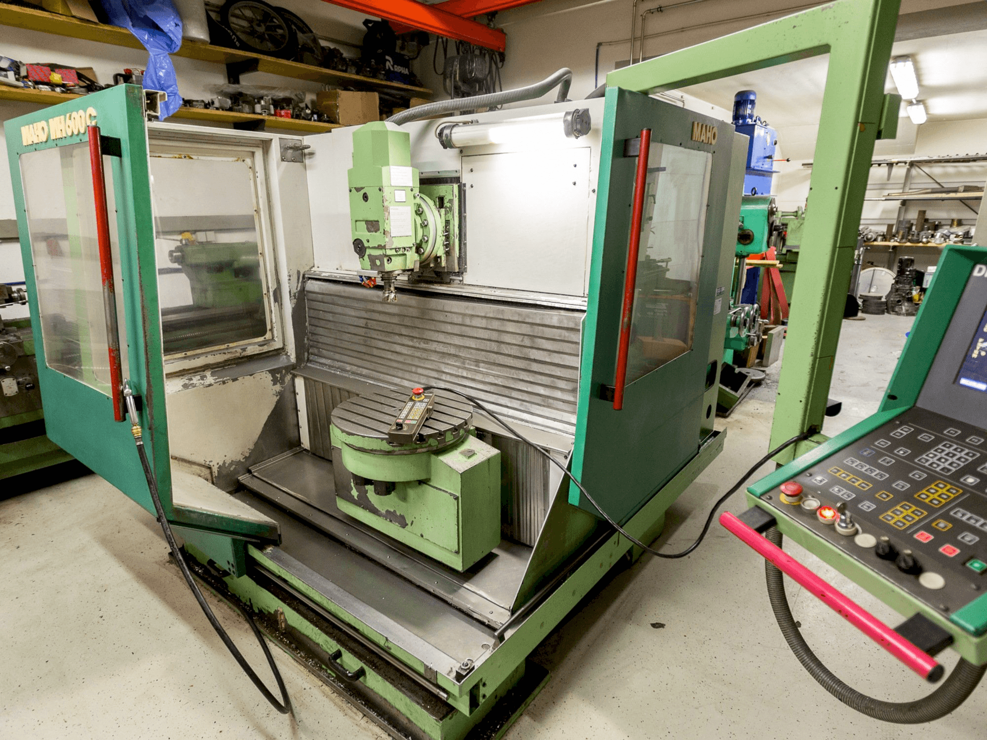 Vooraanzicht van Maho MH 600C machine