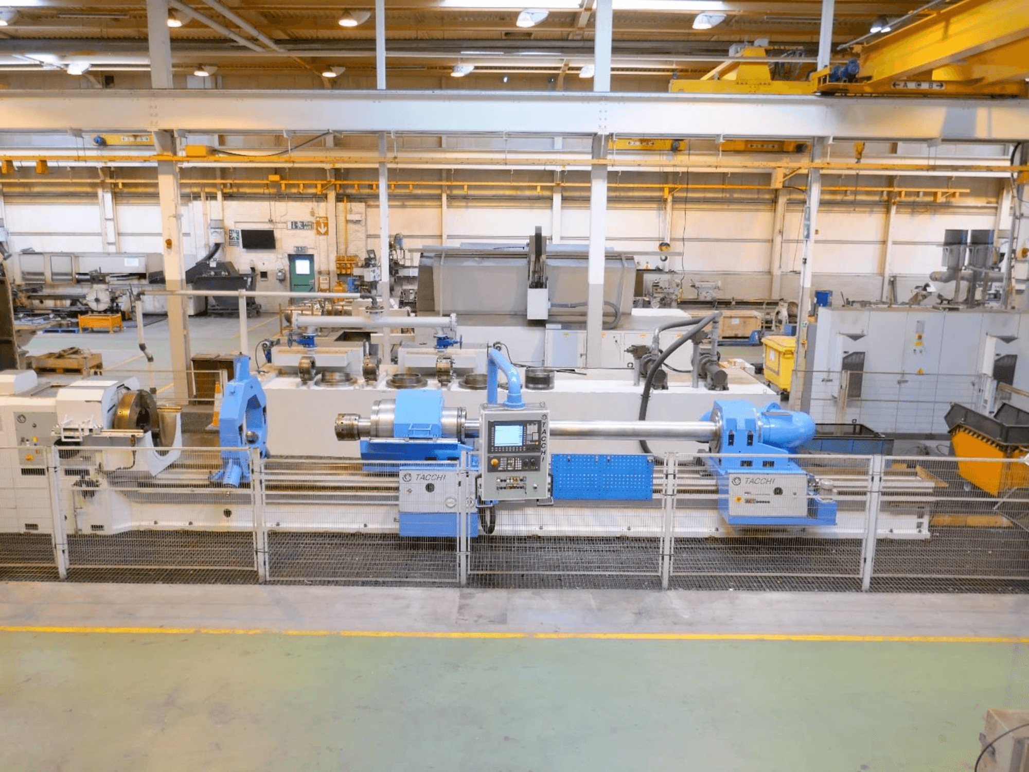 Vooraanzicht van TACCHI FT45S CNC machine
