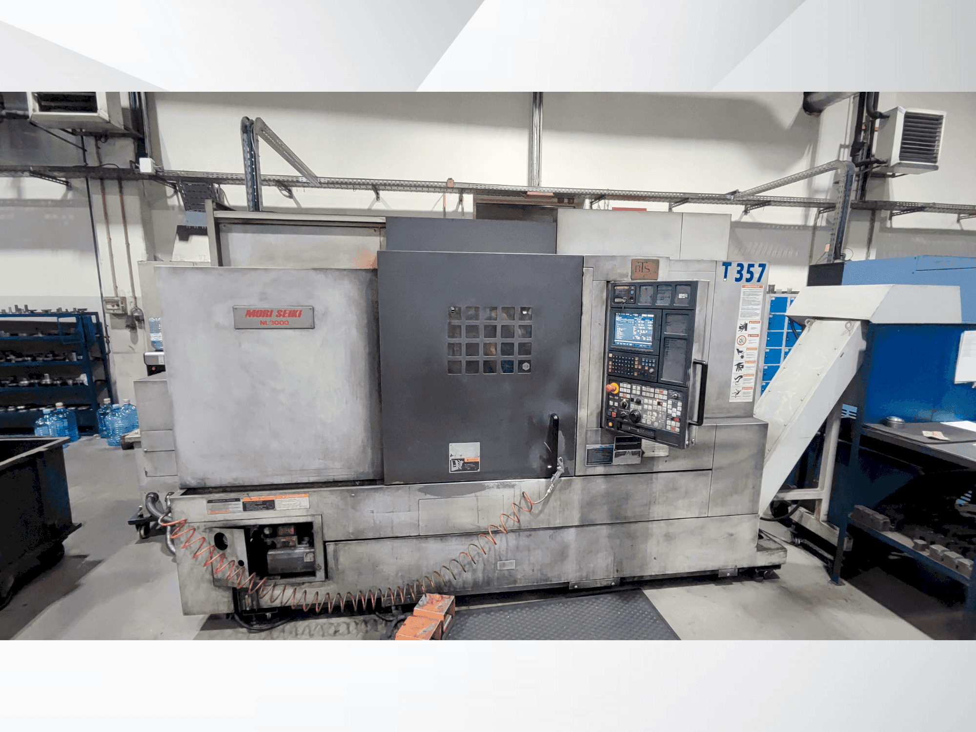 Vooraanzicht van MORI SEIKI NL 3000/700 machine