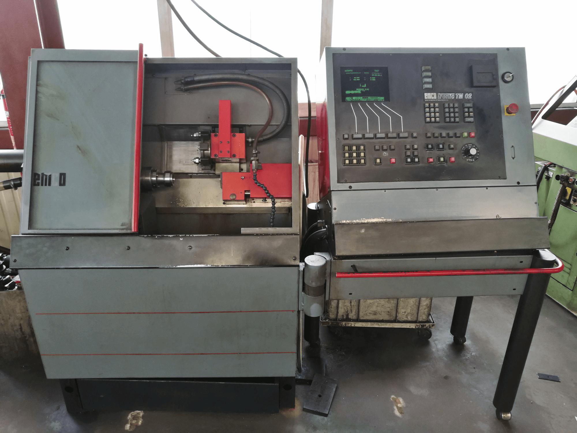 Vooraanzicht van EMCO Emcoturn 220 machine