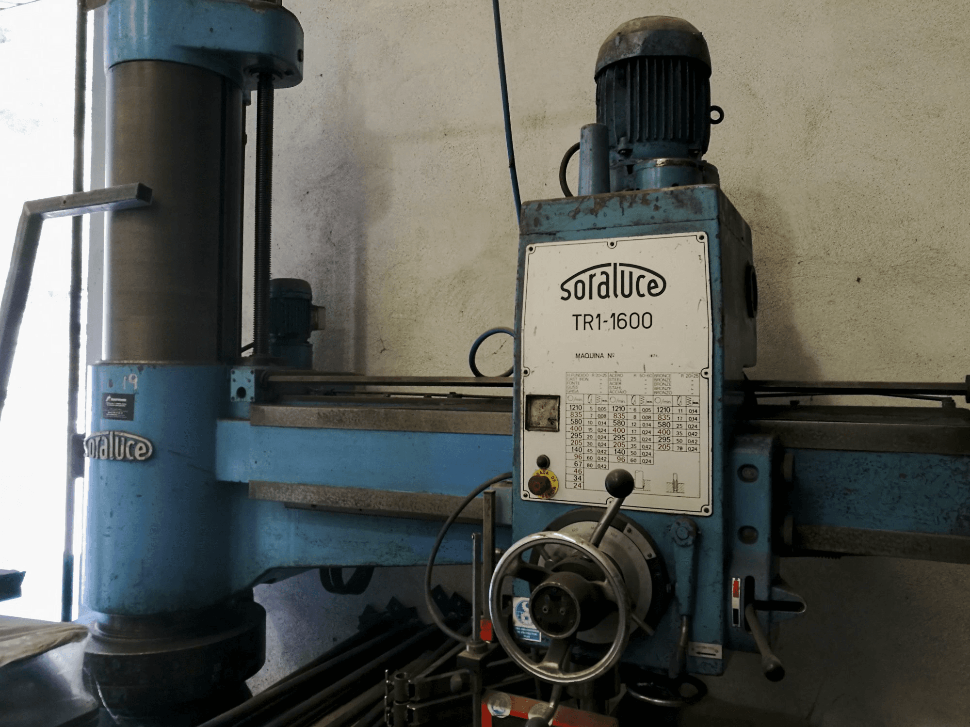 Recht aanzicht van Soraluce TR1-1600 machine