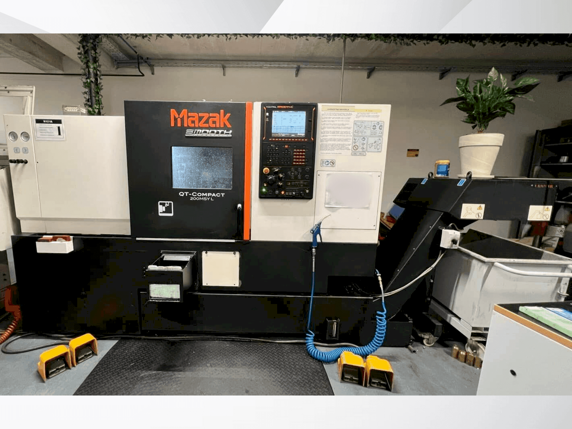 Vooraanzicht van Mazak QUICK TURN COMPACT 200 MSY L machine