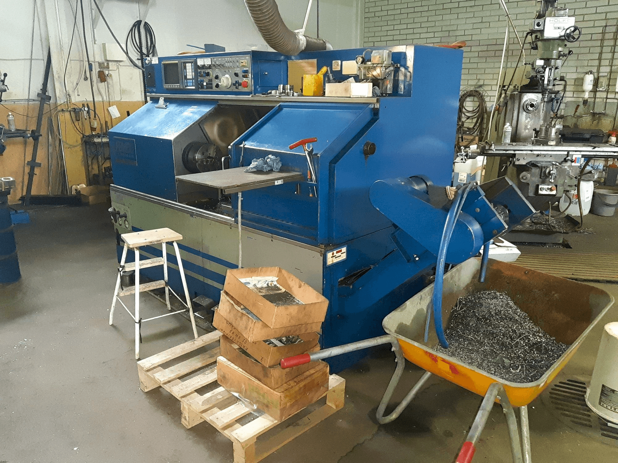 Vooraanzicht van FEMCO Durga 25E machine