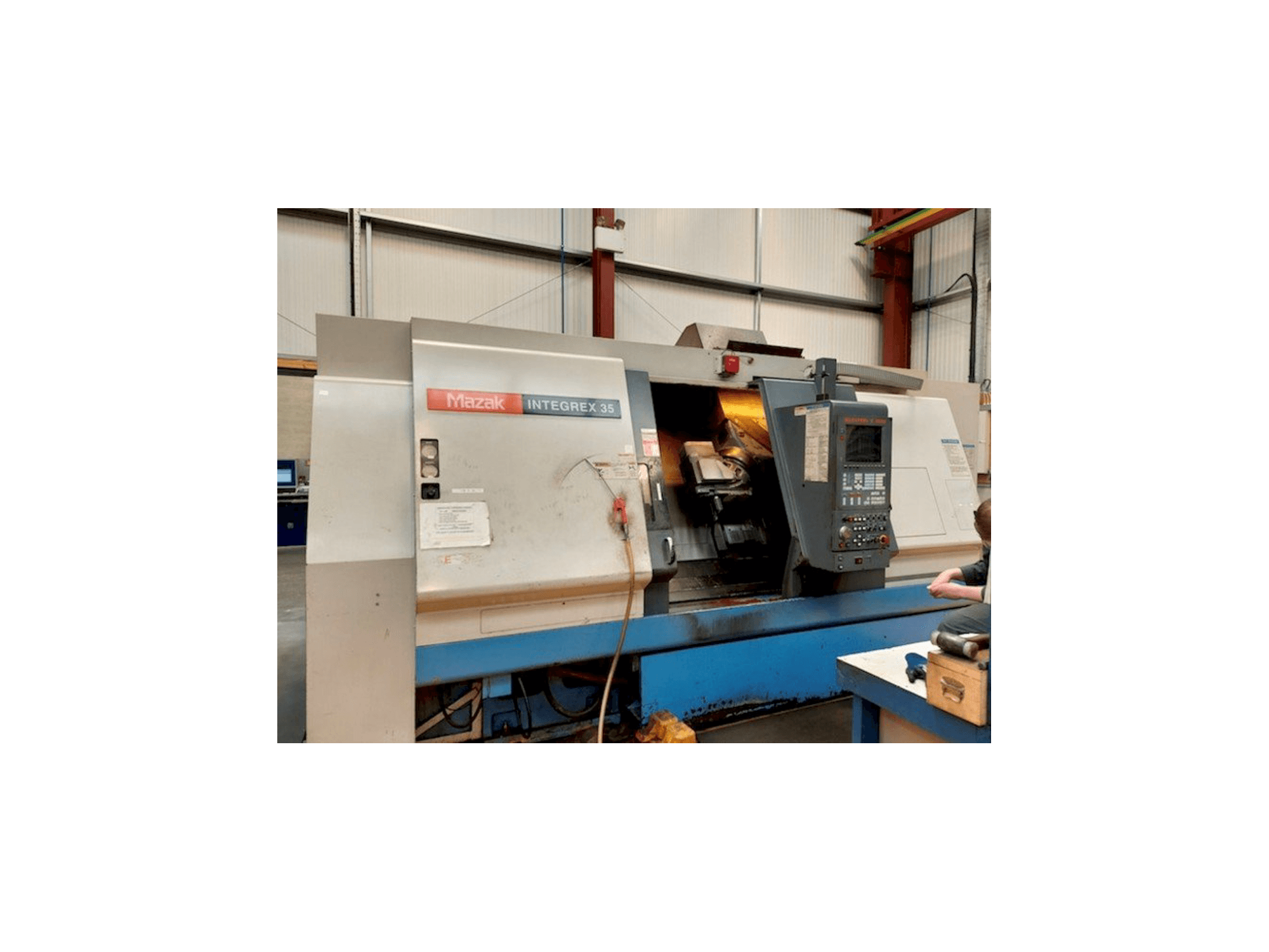 Vooraanzicht van Mazak INTEGREX 35Y machine