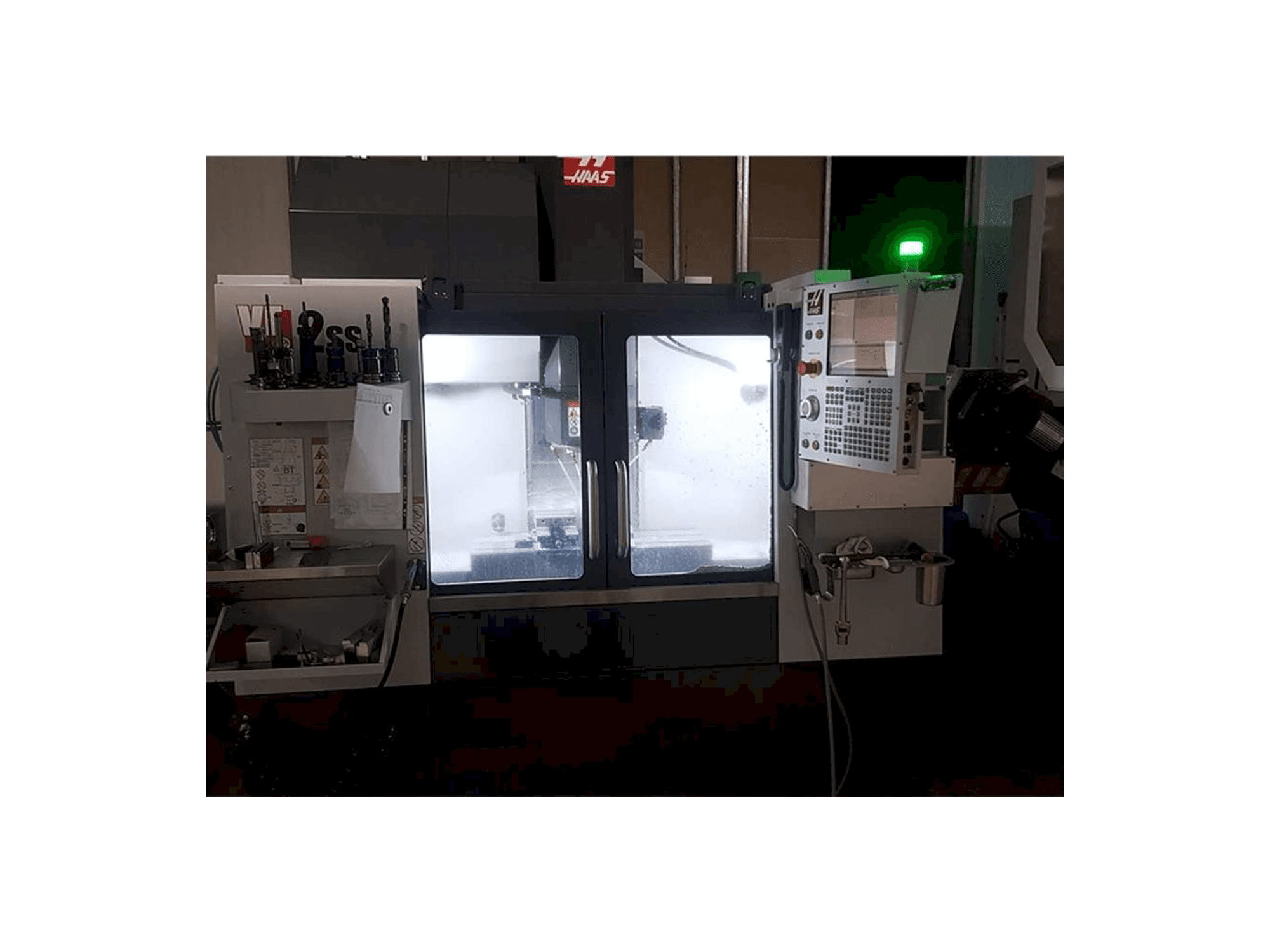 Vooraanzicht van HAAS VF-2SS machine