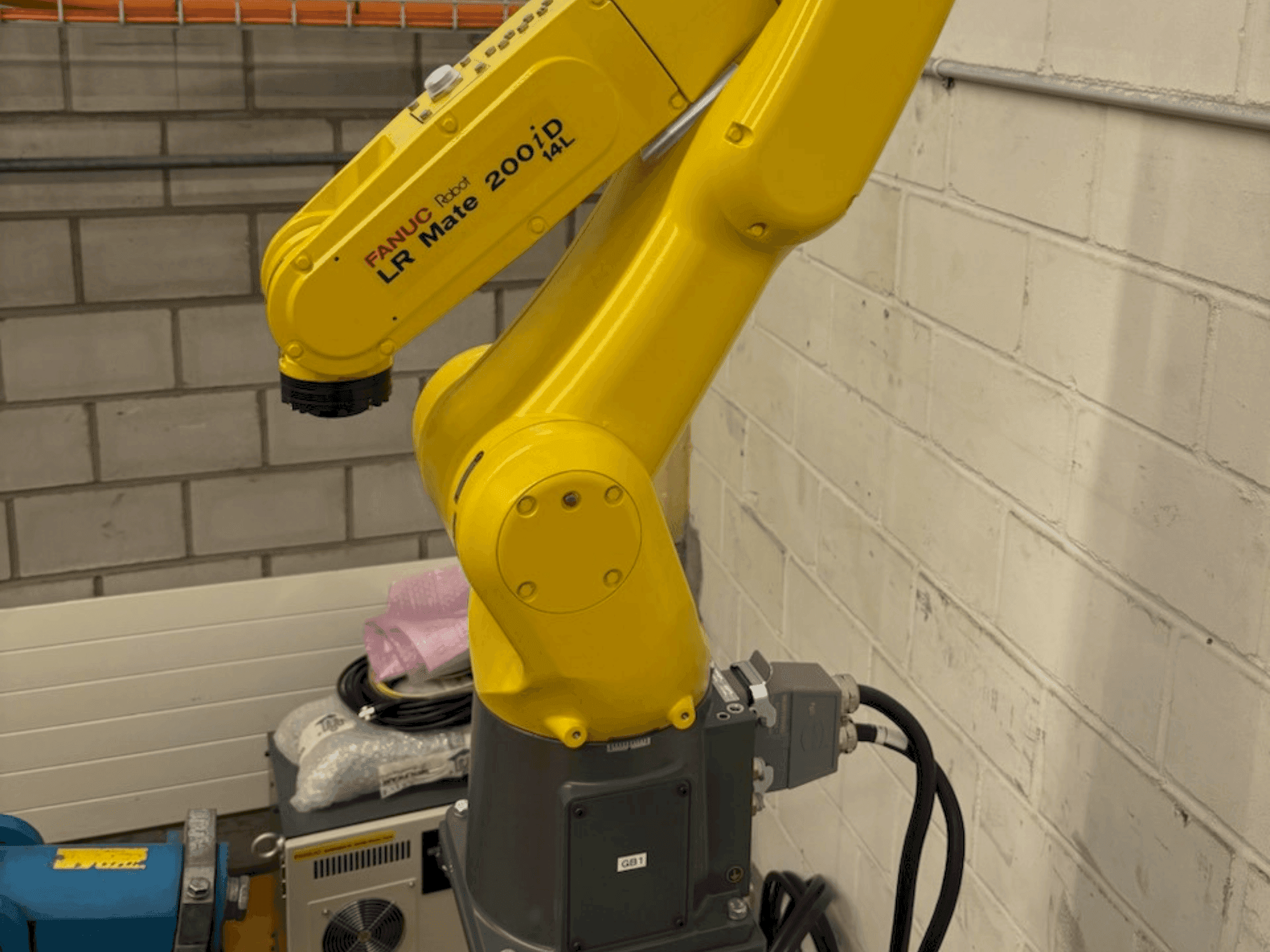 Vooraanzicht van FANUC LR Mate 200 iD 14L machine