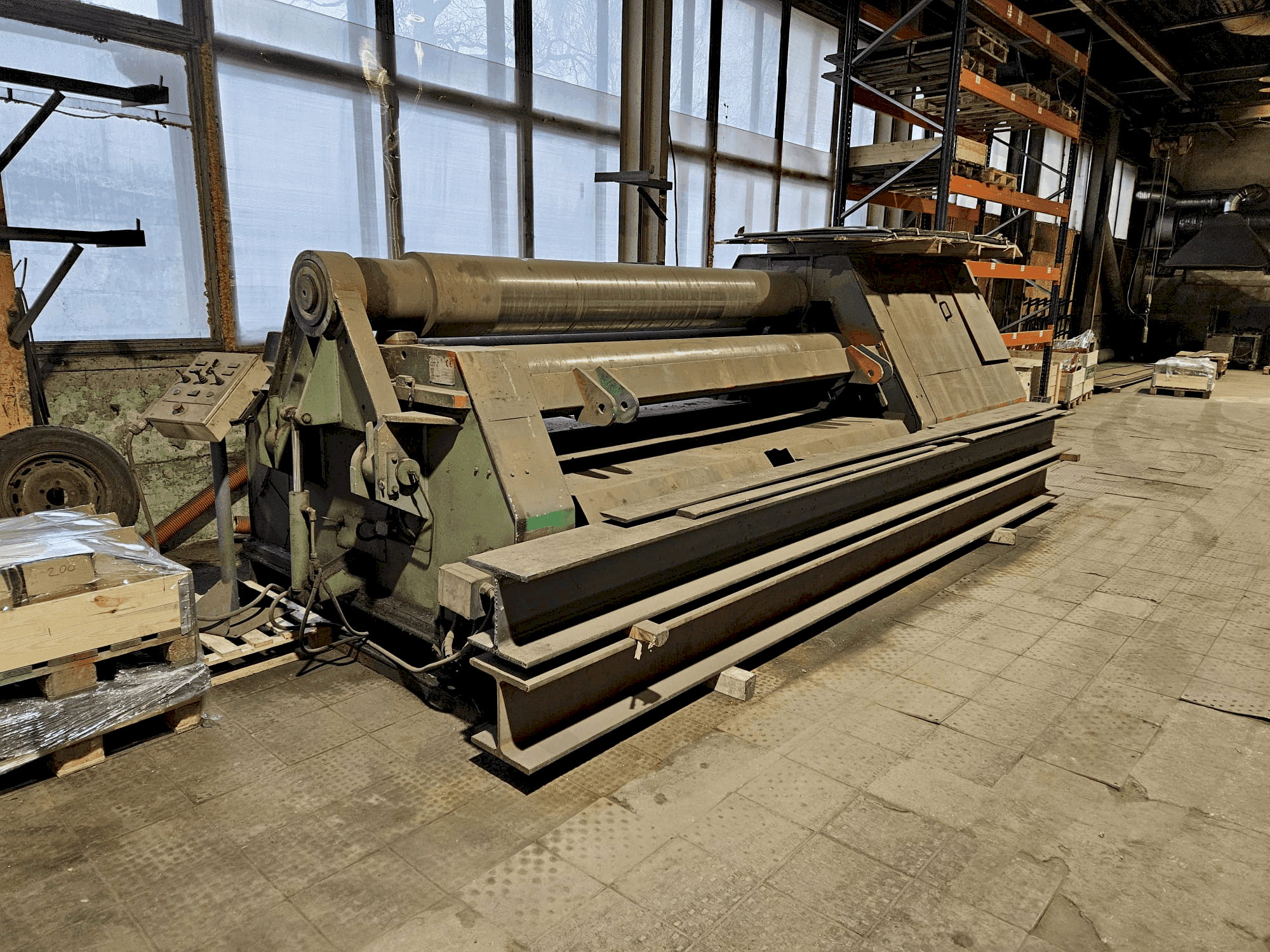 Vooraanzicht van FACCIN 4HEL 3-25/20 machine