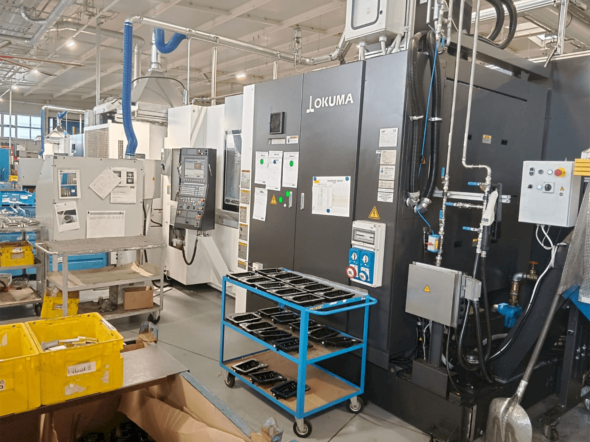 Vooraanzicht van Okuma MB-4000H machine