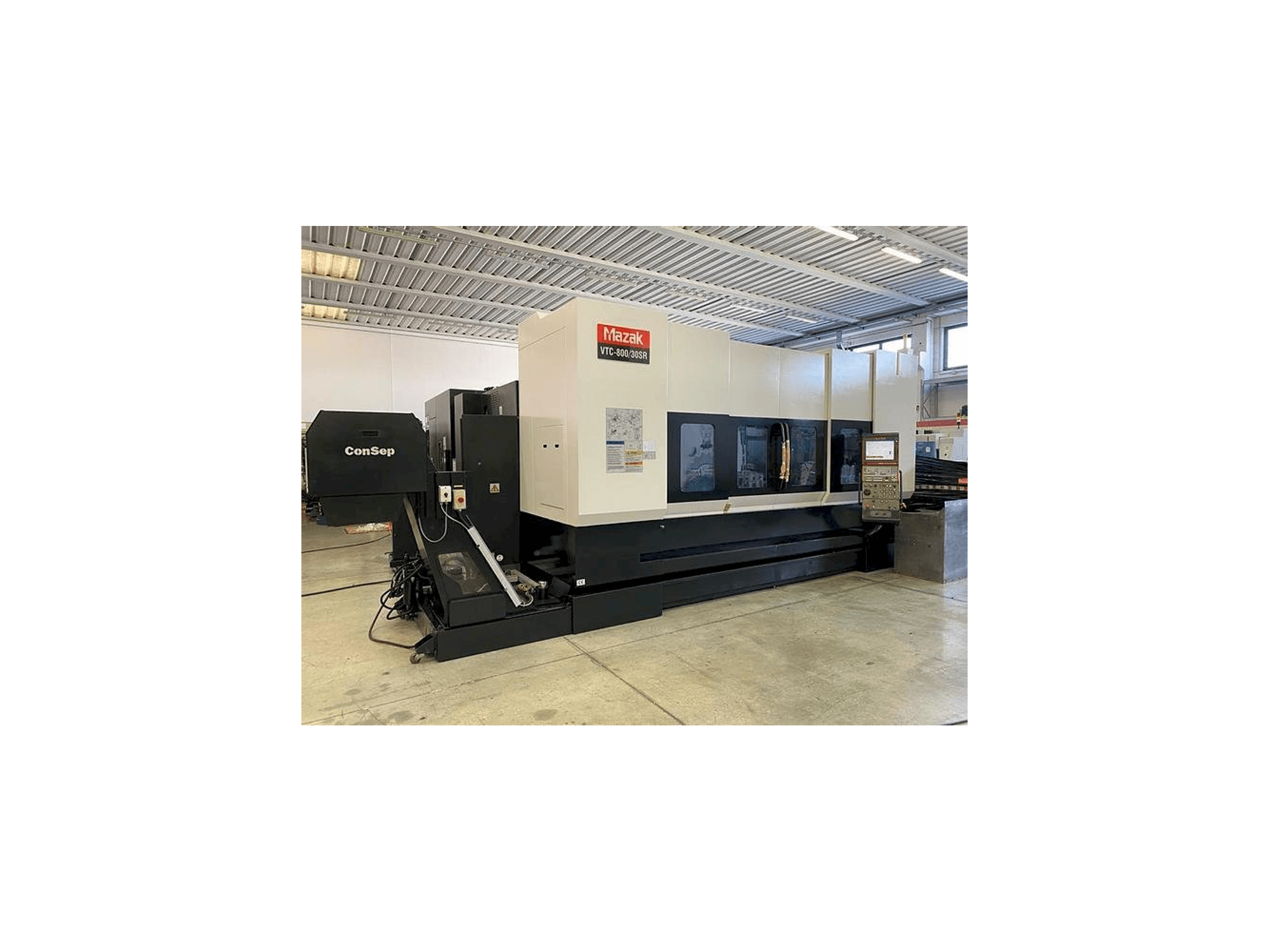 Vooraanzicht van Mazak VTC 800/30 SR machine