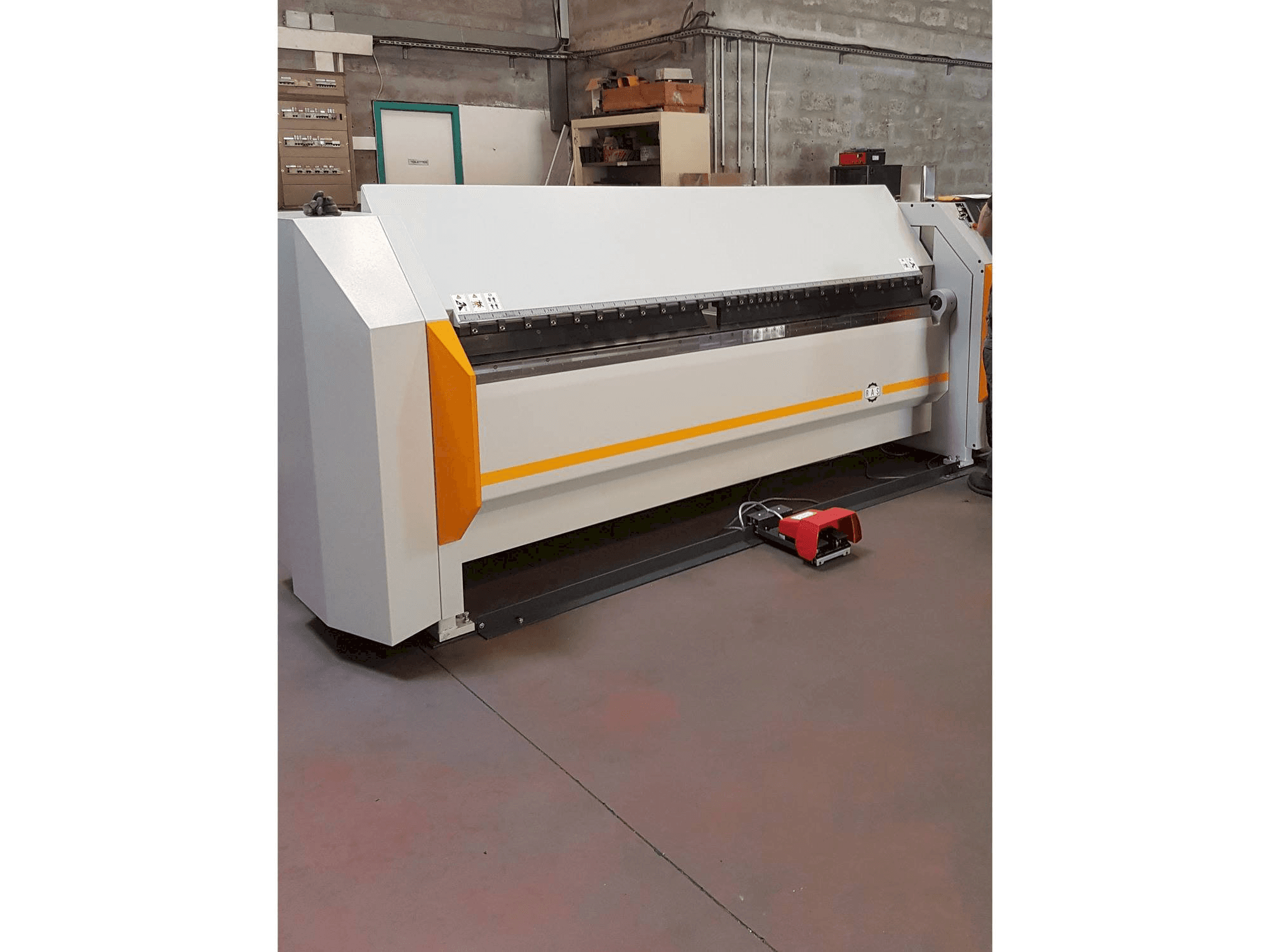 Vooraanzicht van RAS 62.25 TURBObend Plus machine