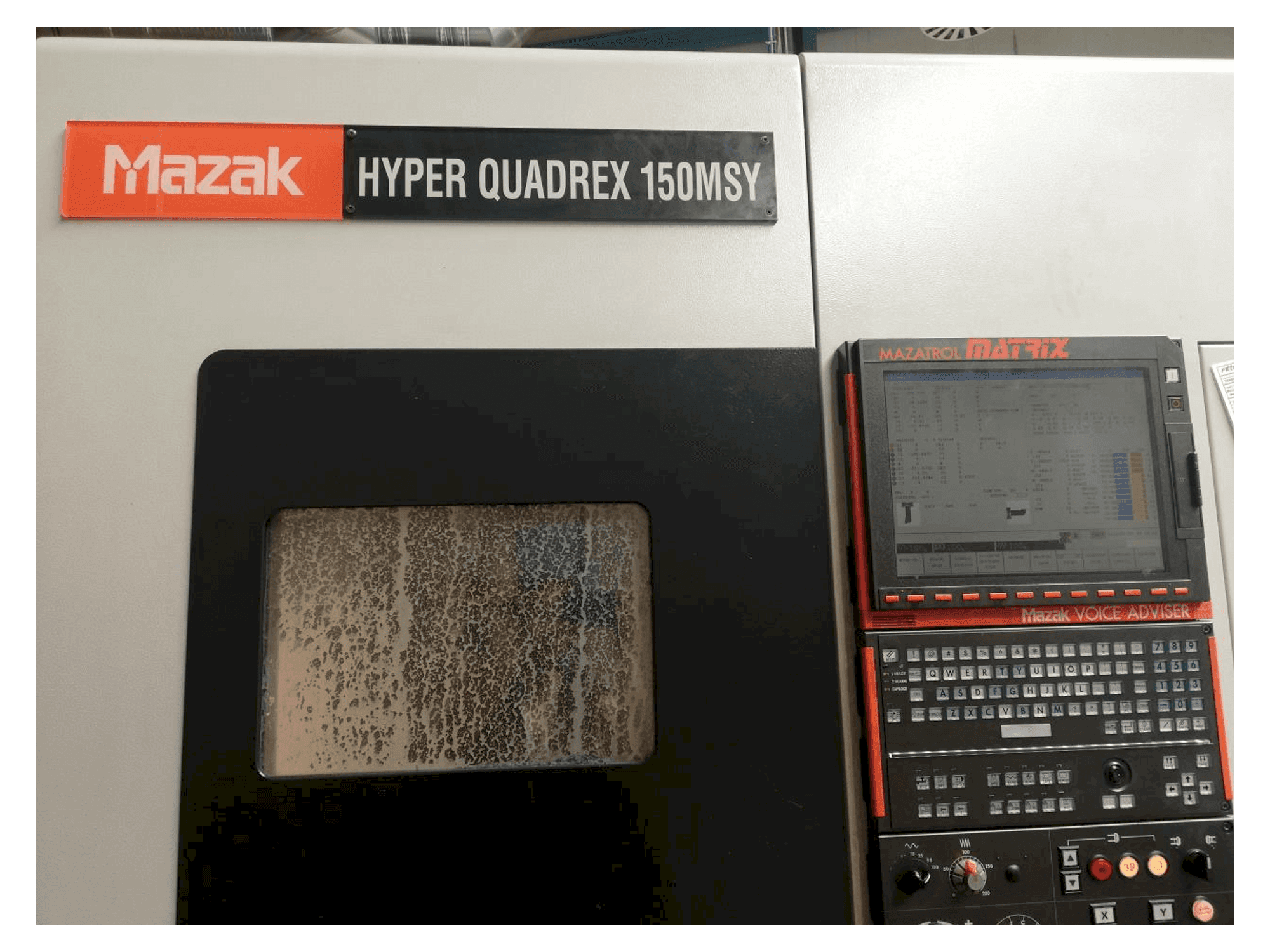 Vooraanzicht van Mazak HYPER QUADREX 150MSY machine