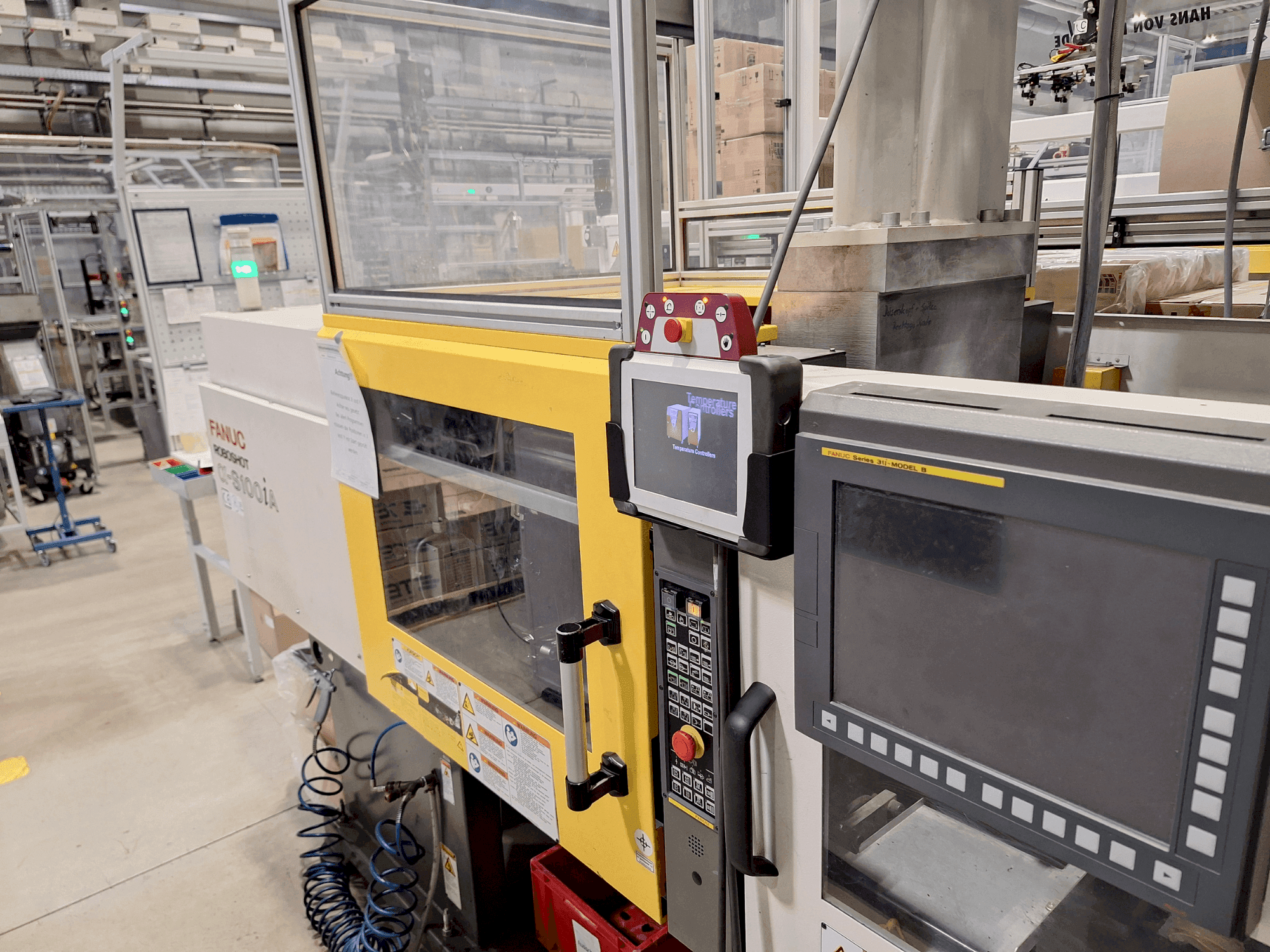 Vooraanzicht van FANUC Roboshot S100iA machine