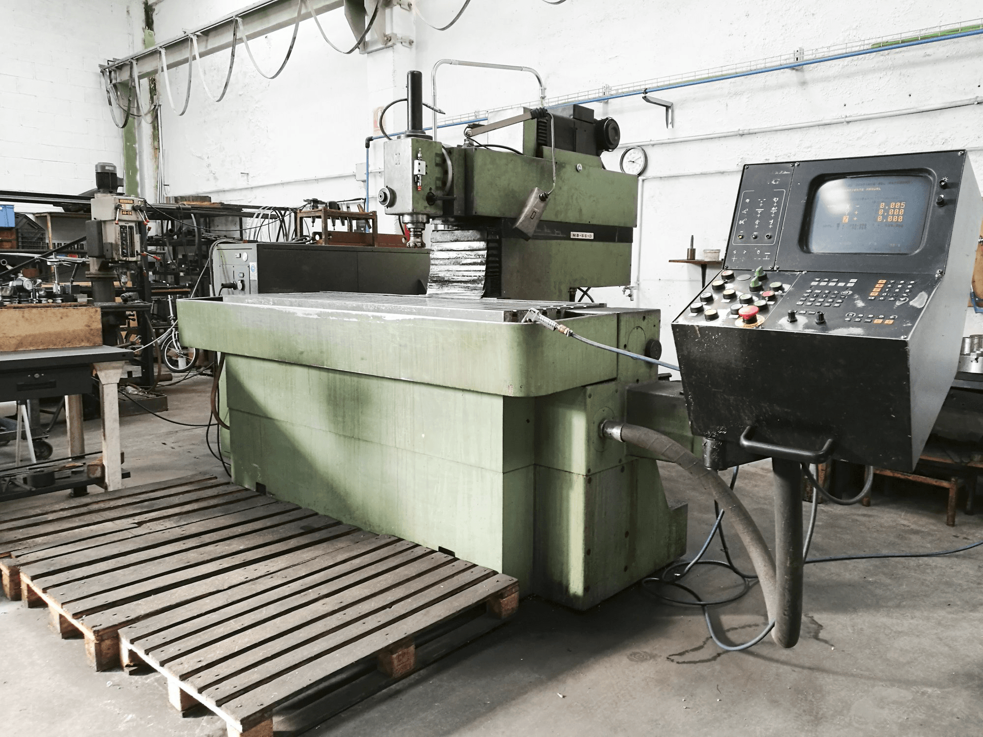 Recht aanzicht van Metba MB-55-D machine