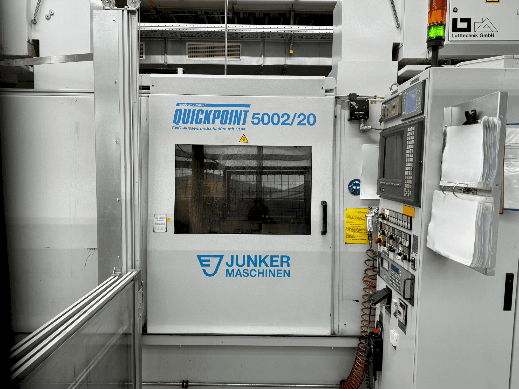Vooraanzicht van JUNKER Quickpoint 5002/20 machine