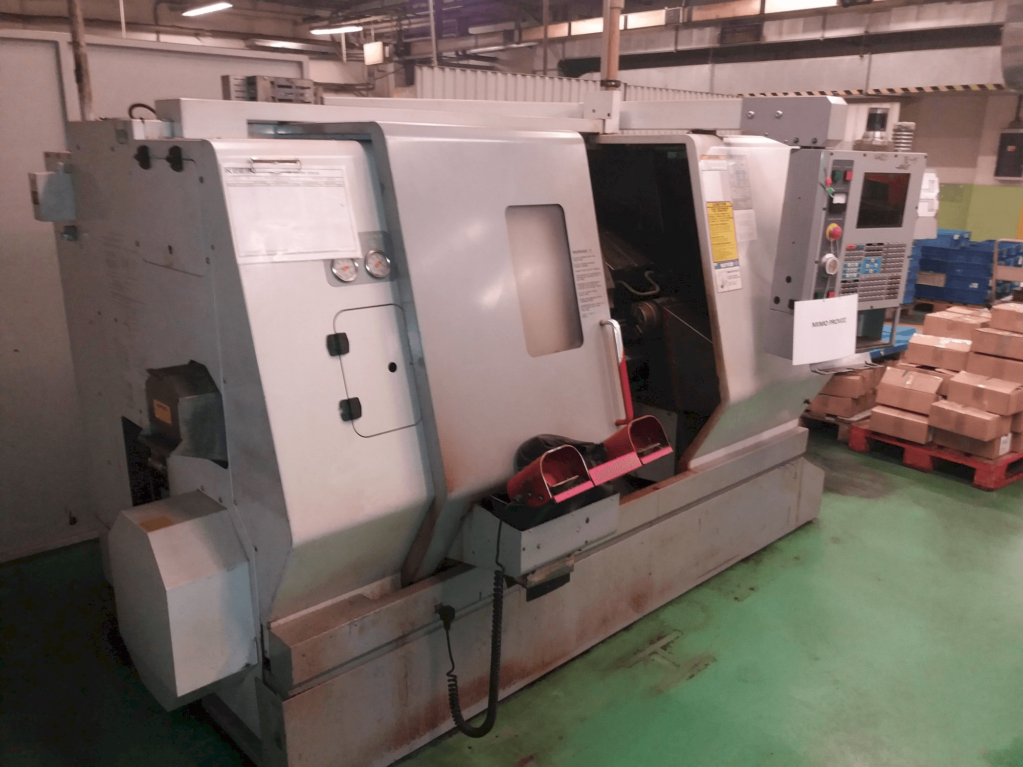 Vooraanzicht van HAAS TL-15HE machine