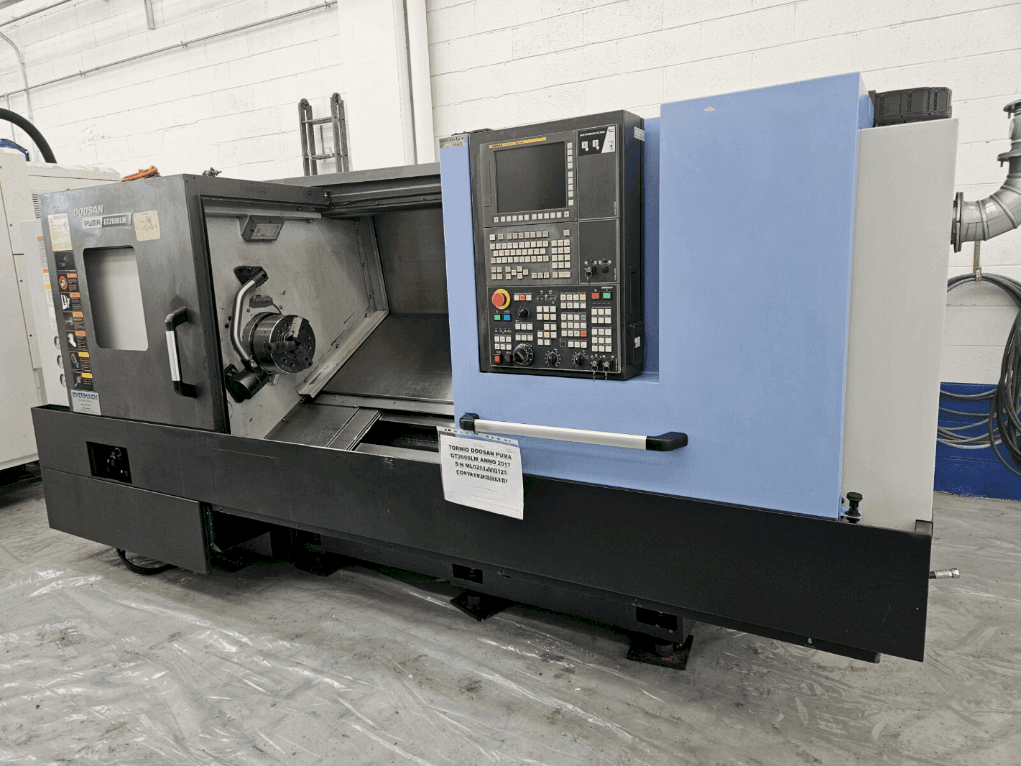 Vooraanzicht van DOOSAN PUMA GT2600LM machine