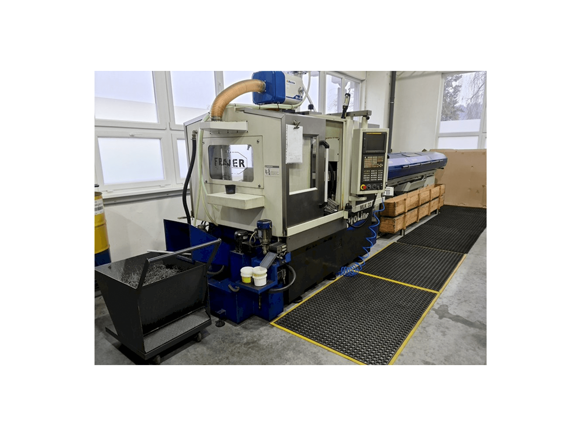 Linkerzijdeaanzicht van Maier MLK 32 D machine