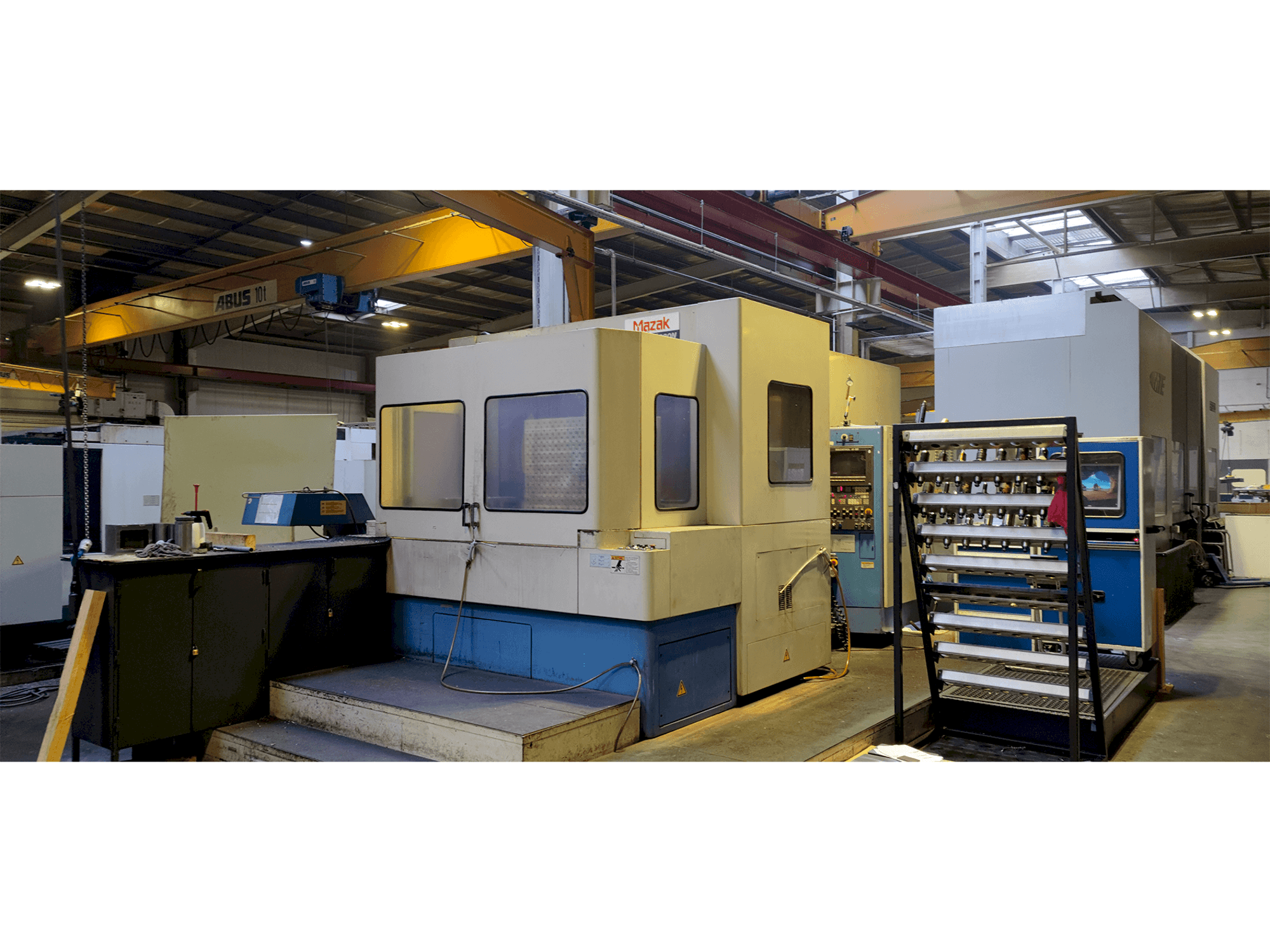 Vooraanzicht van Mazak H-630 N machine